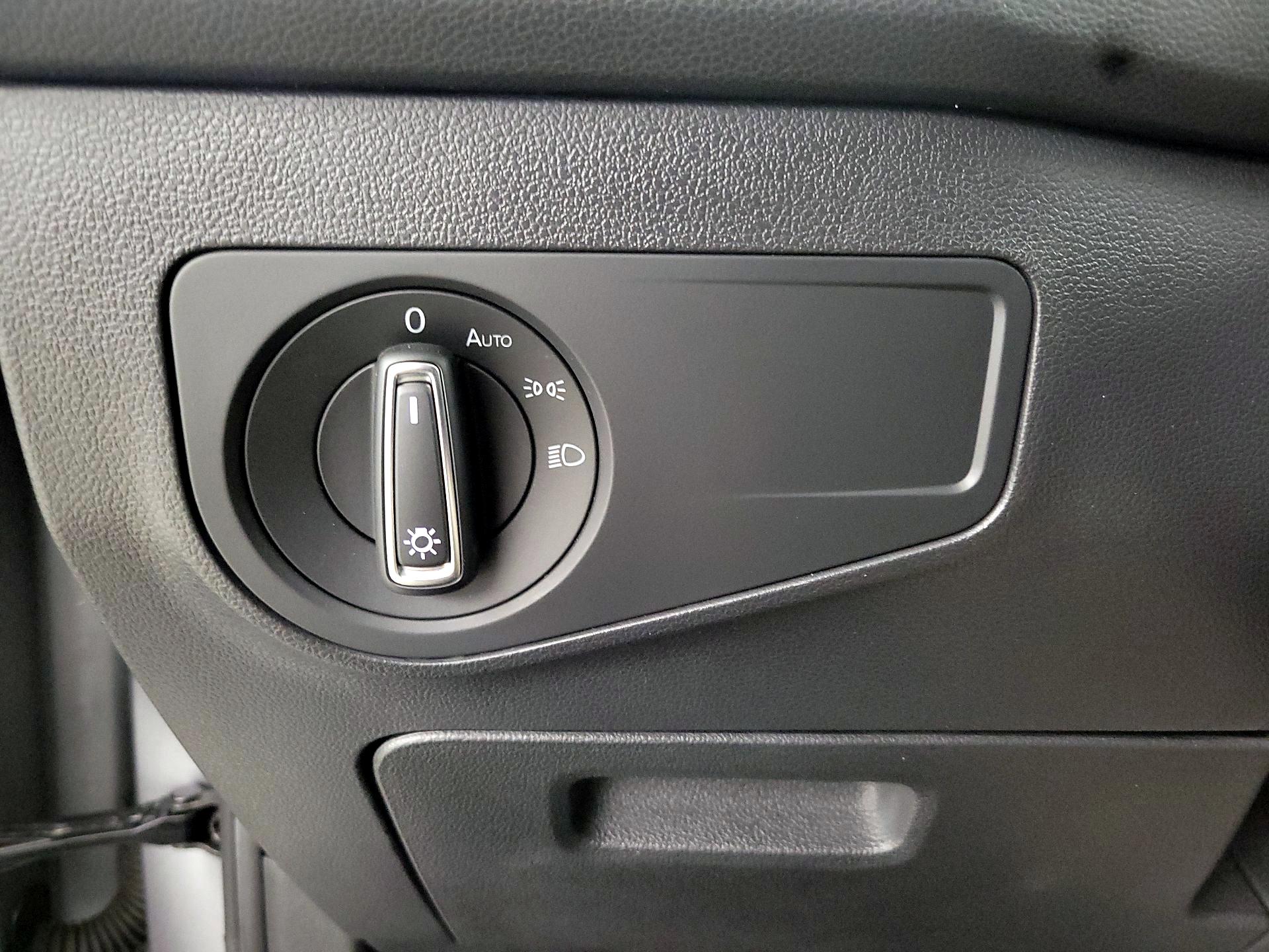 Thumbnail: 2023 Volkswagen Tiguan - 13