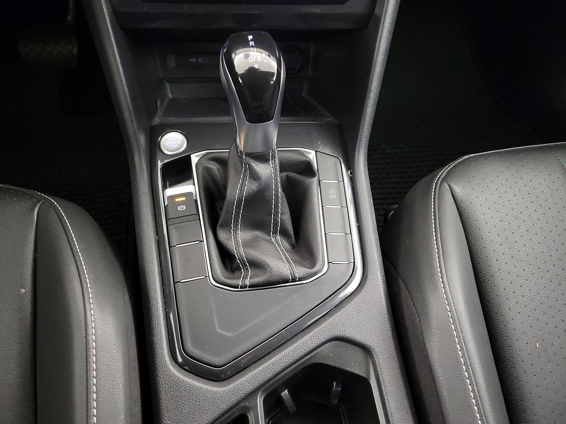 Thumbnail: 2023 Volkswagen Tiguan - 17