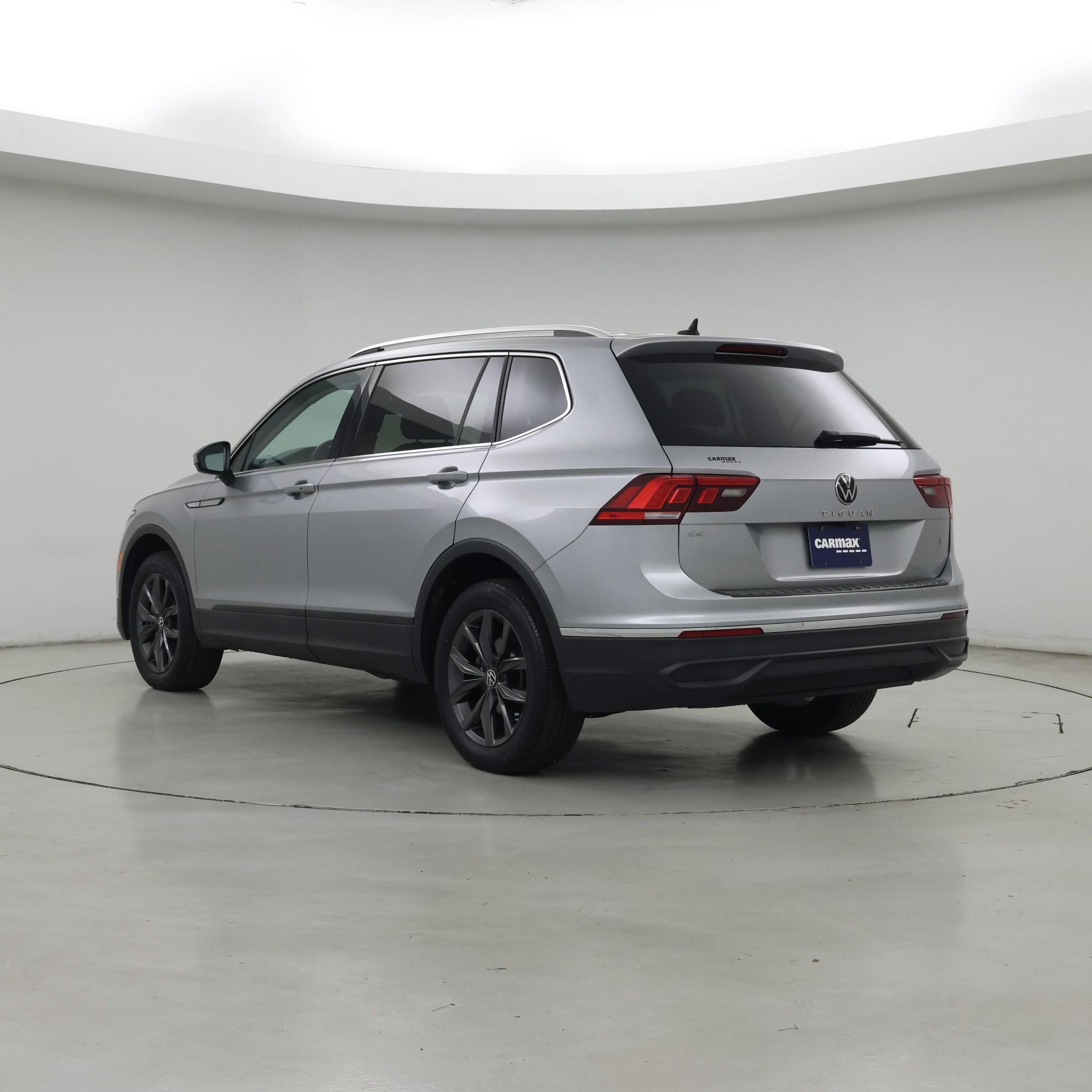 Thumbnail: 2023 Volkswagen Tiguan - 2