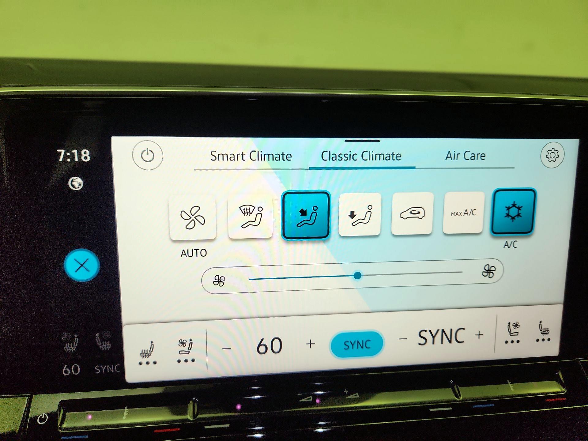 Thumbnail: 2025 Volkswagen Atlas - 16