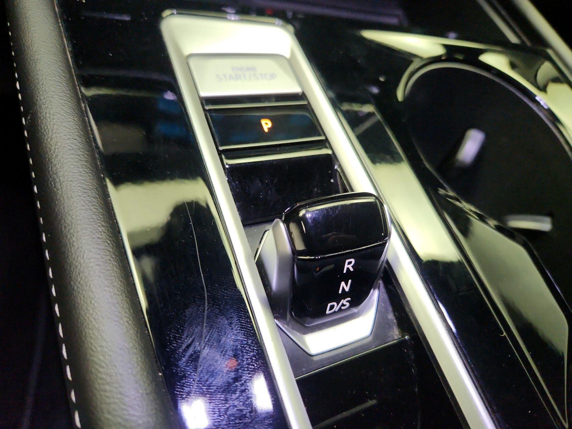 Thumbnail: 2025 Volkswagen Atlas - 17