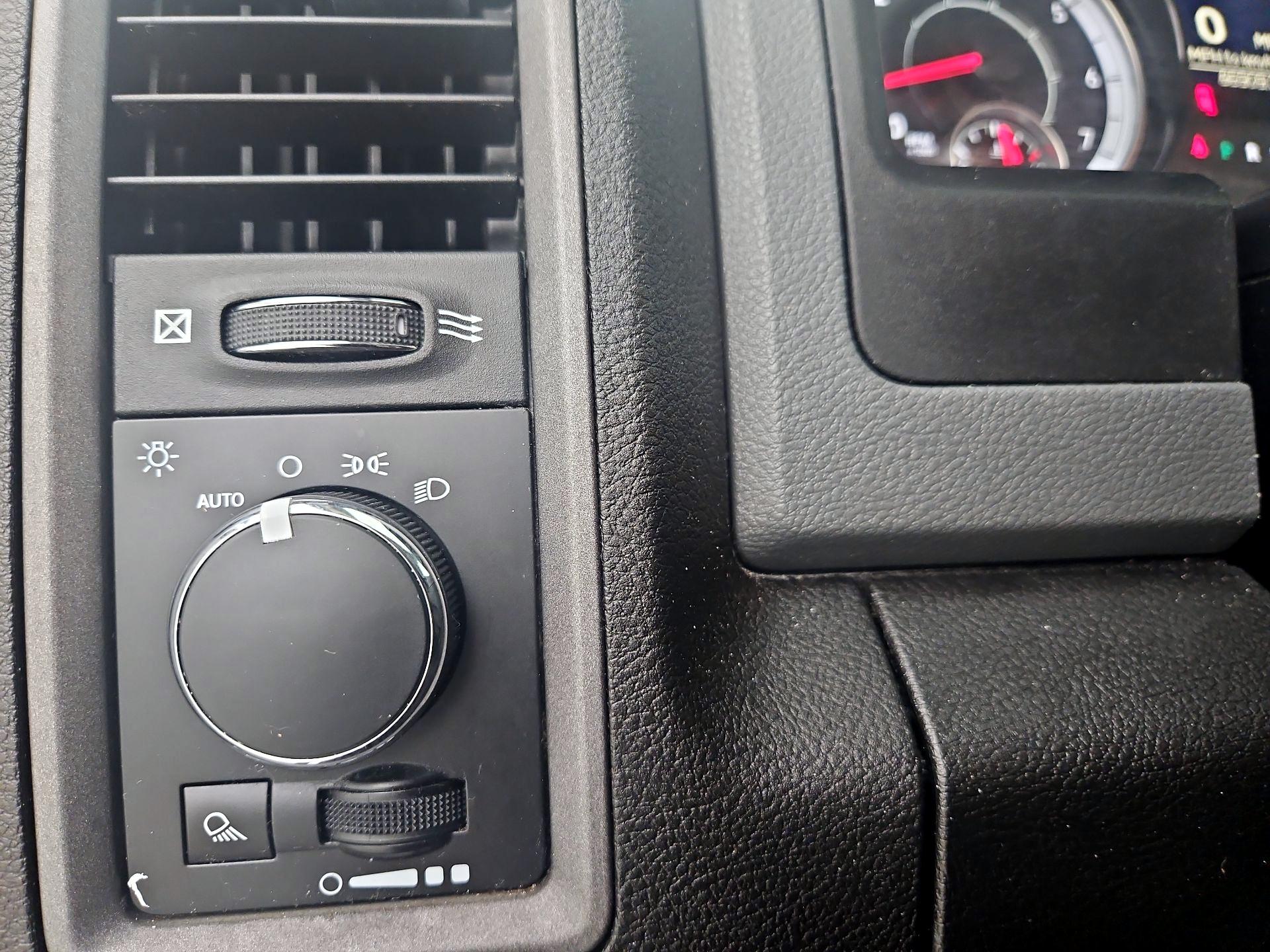 Thumbnail: 2019 RAM 1500 Classic - 11