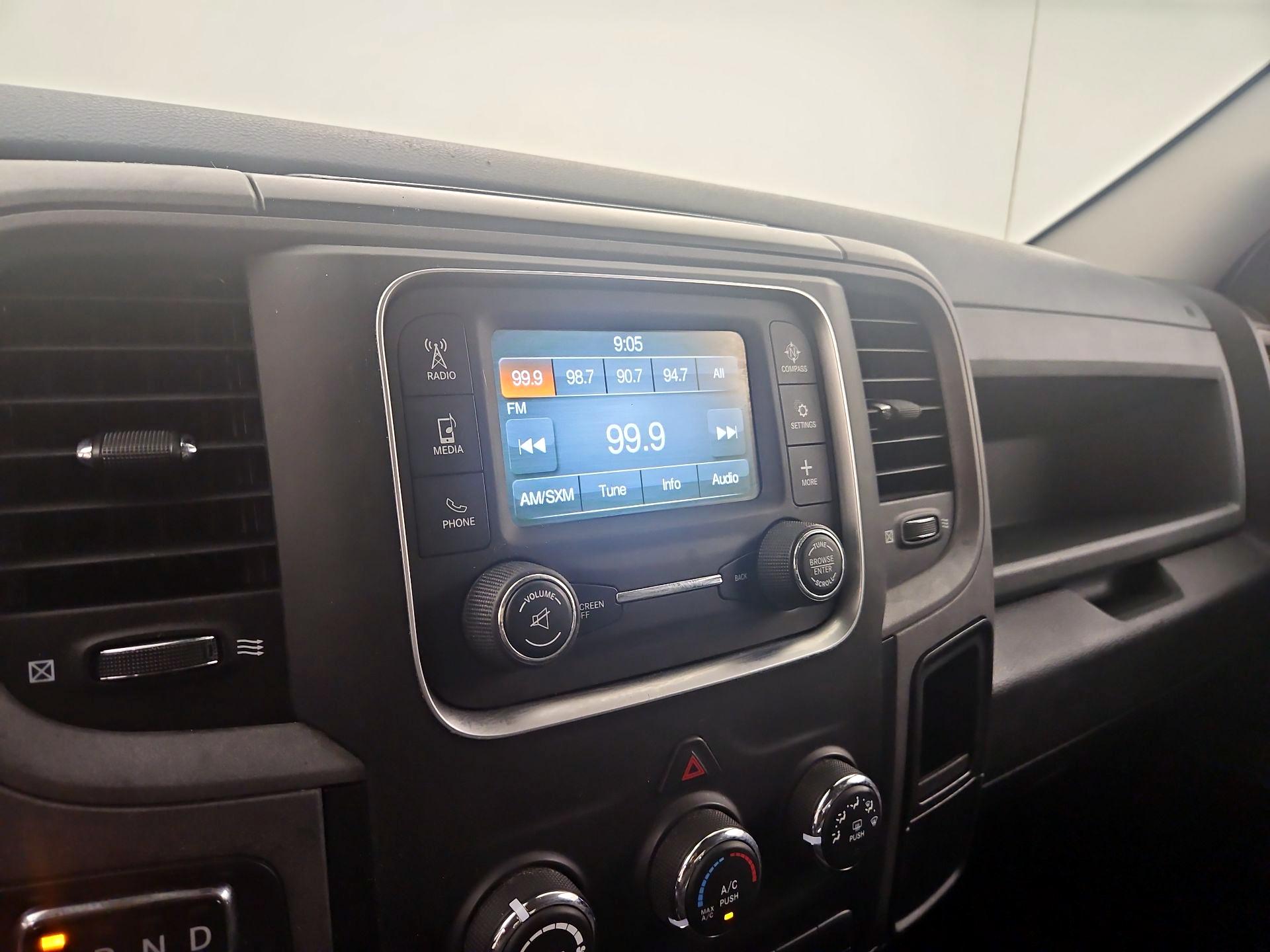 Thumbnail: 2019 RAM 1500 Classic - 13