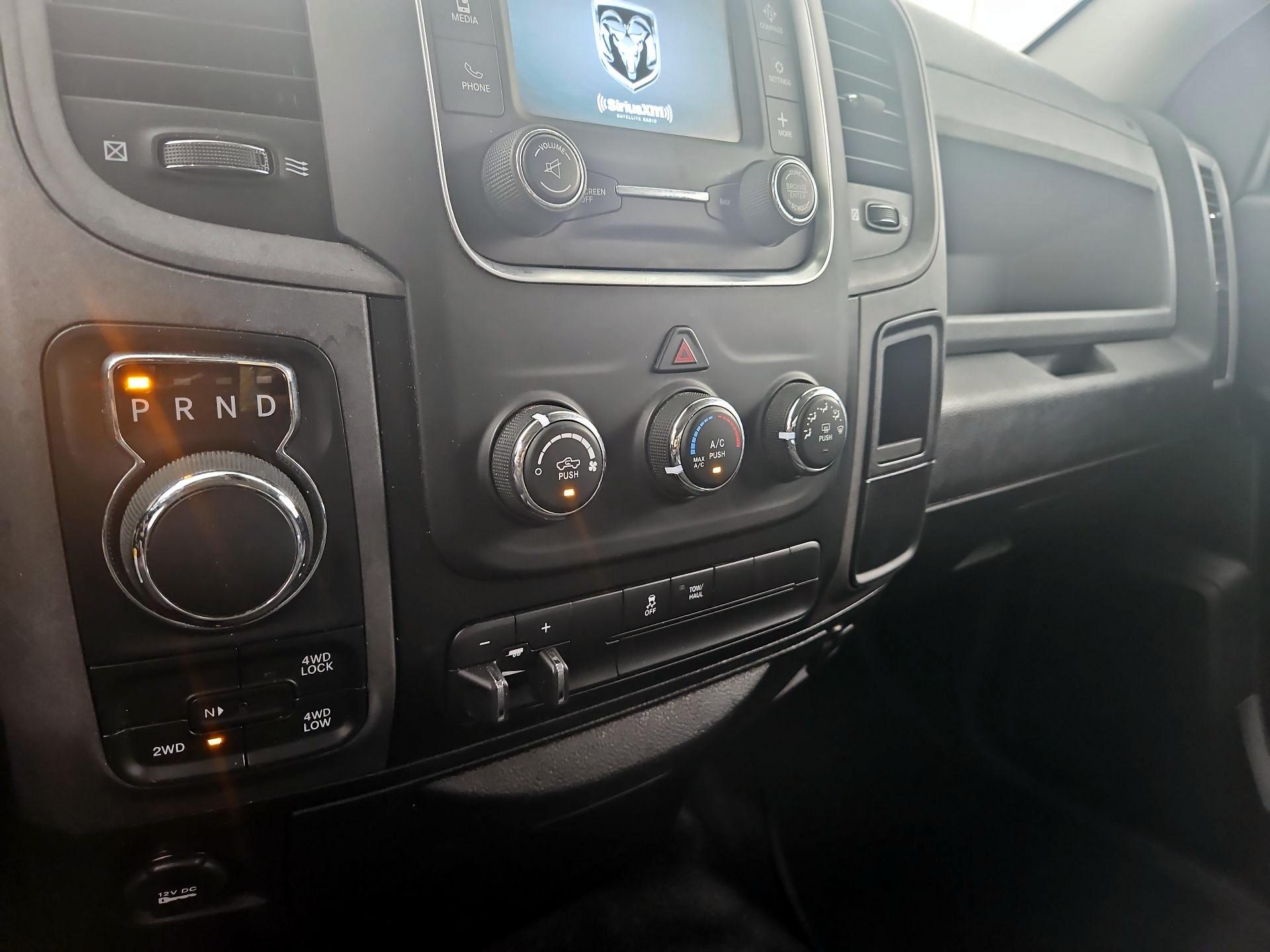 Thumbnail: 2019 RAM 1500 Classic - 14
