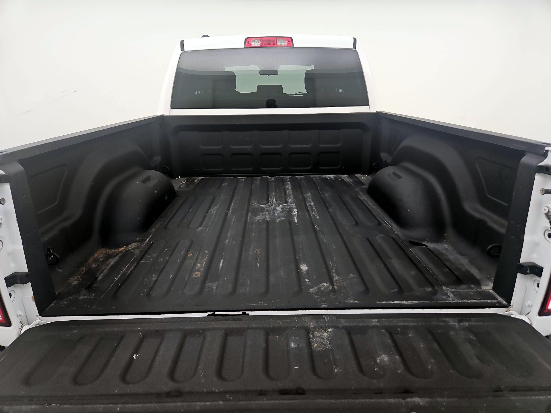 Thumbnail: 2019 RAM 1500 Classic - 18