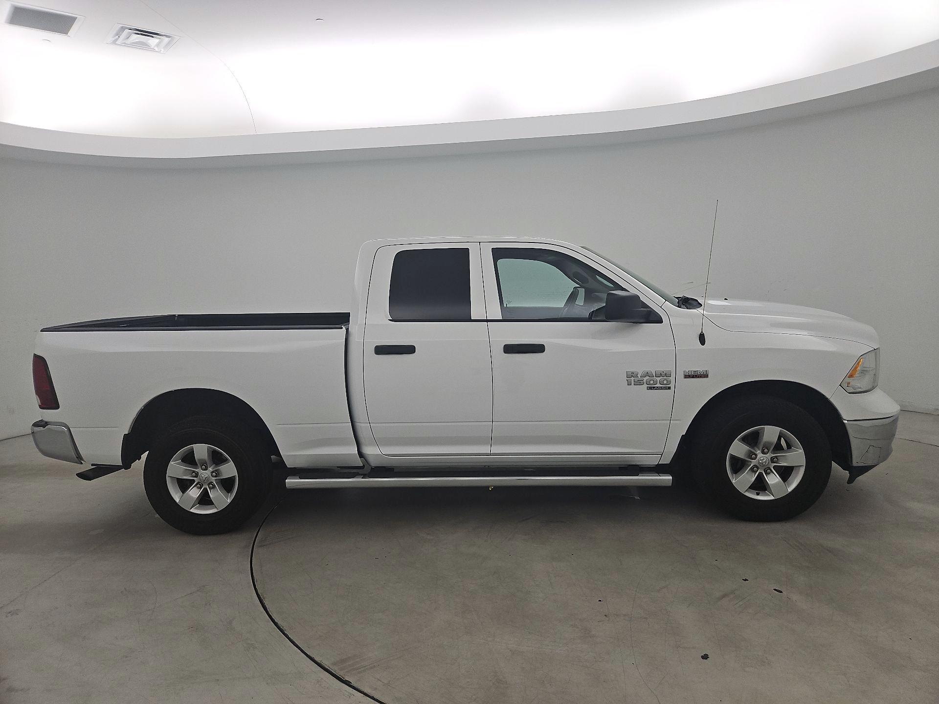 Thumbnail: 2019 RAM 1500 Classic - 4