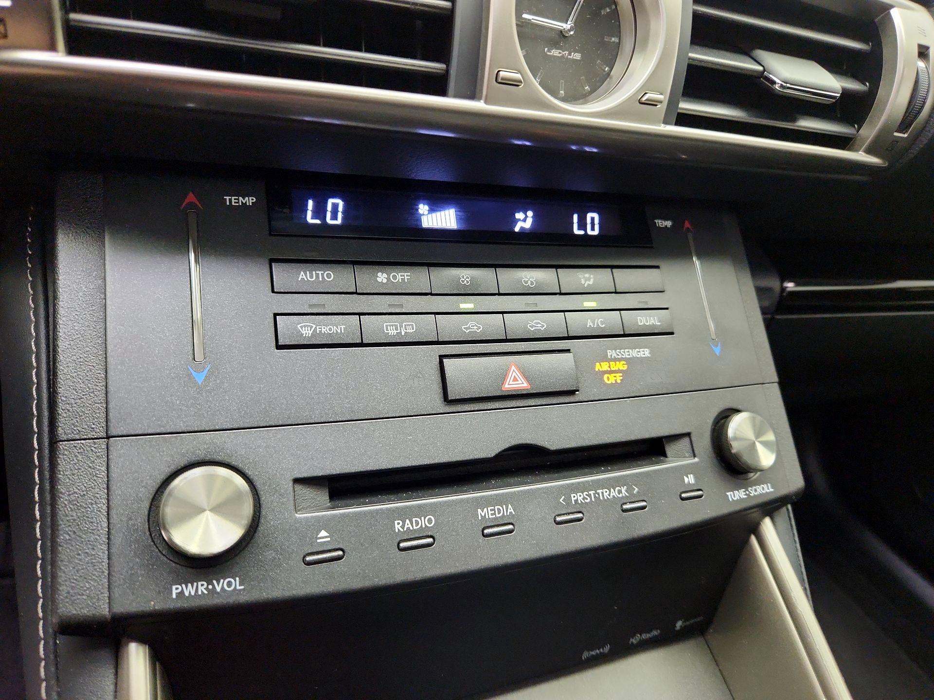 Thumbnail: 2015 Lexus IS - 16