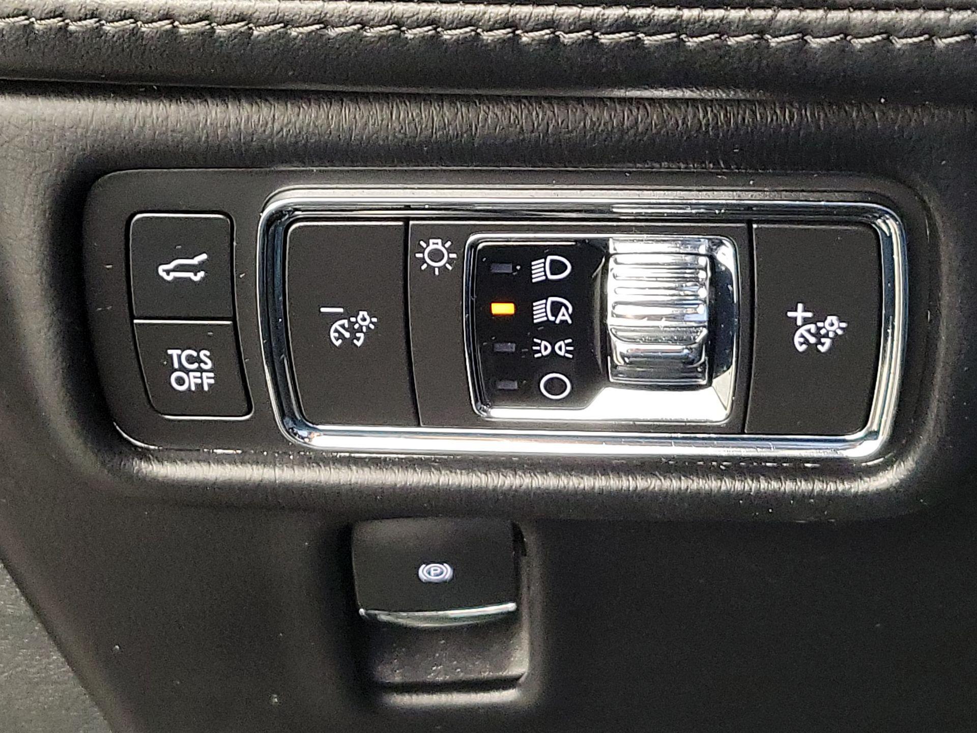 Thumbnail: 2022 Lincoln Nautilus - 13