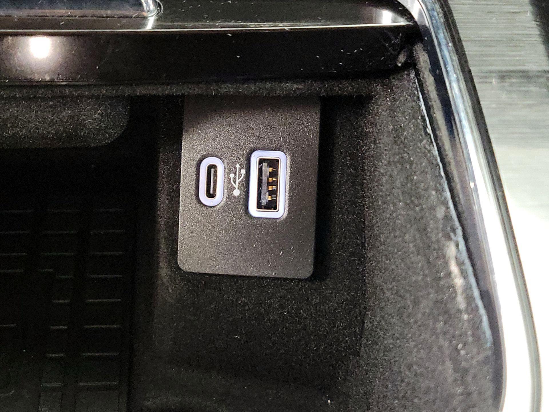 Thumbnail: 2022 Lincoln Nautilus - 19