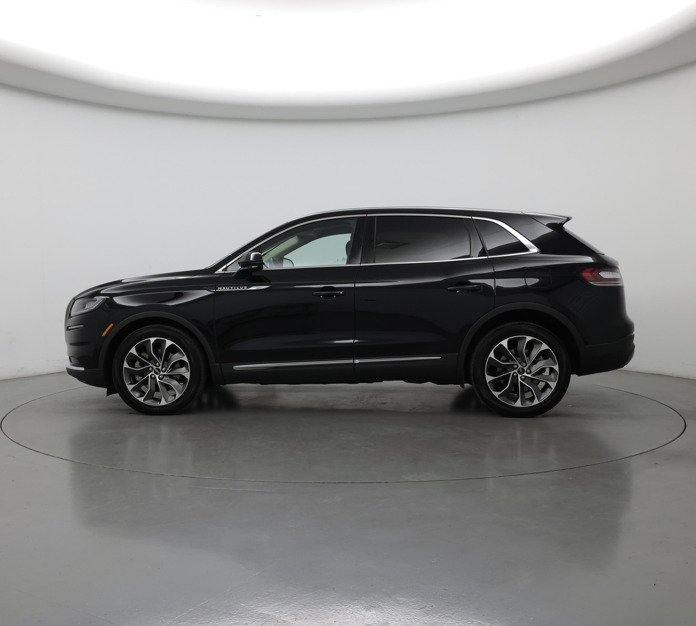 Thumbnail: 2022 Lincoln Nautilus - 3