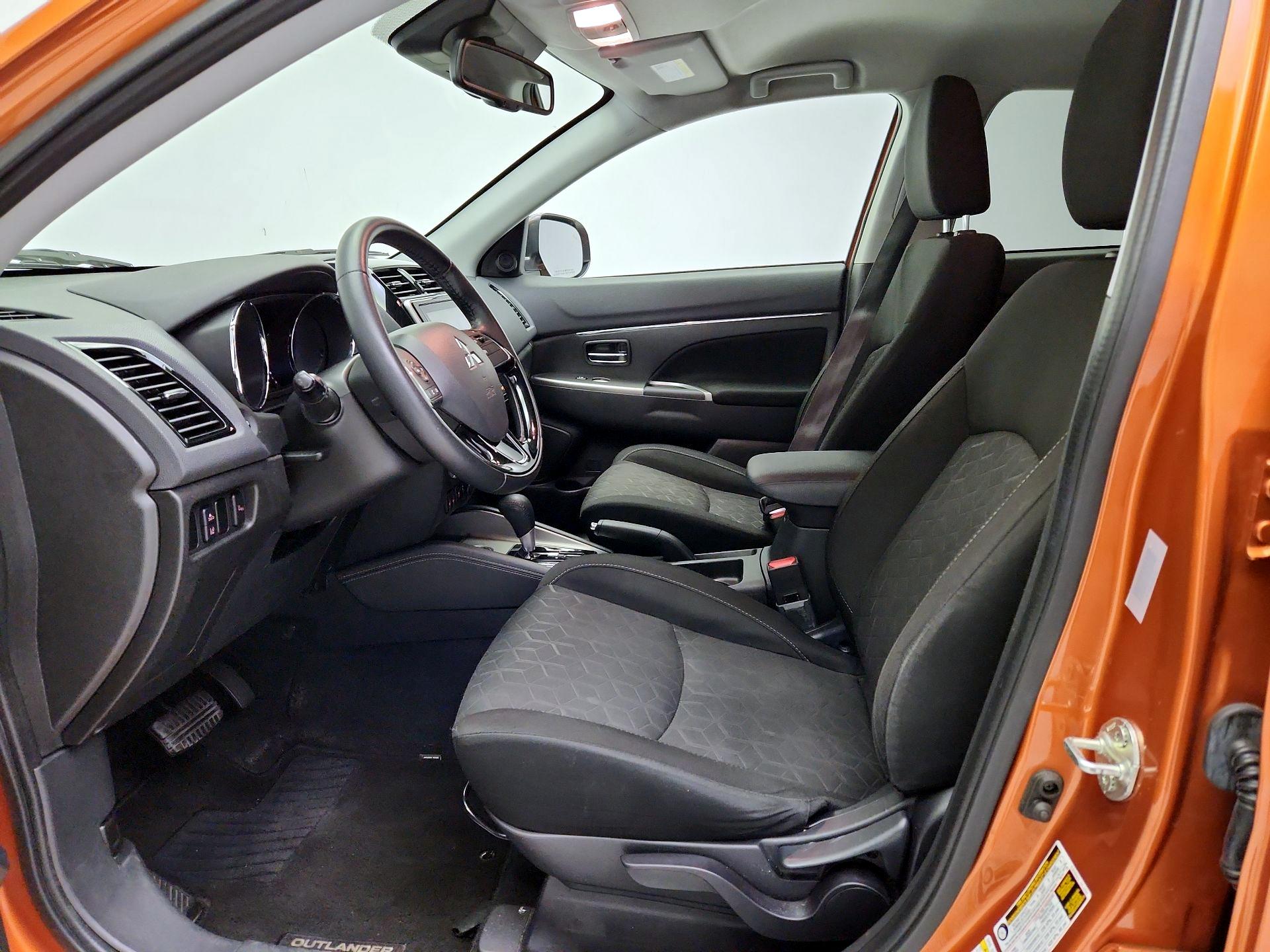 Thumbnail: 2020 Mitsubishi Outlander Sport - 11