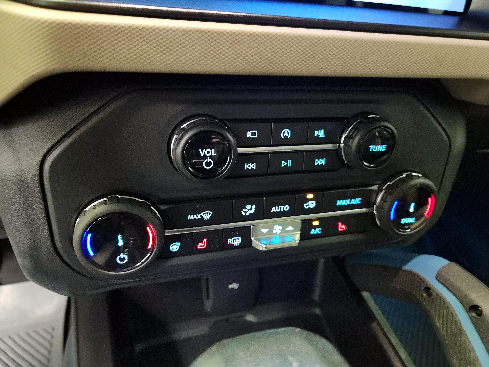 Thumbnail: 2022 Ford Bronco - 17