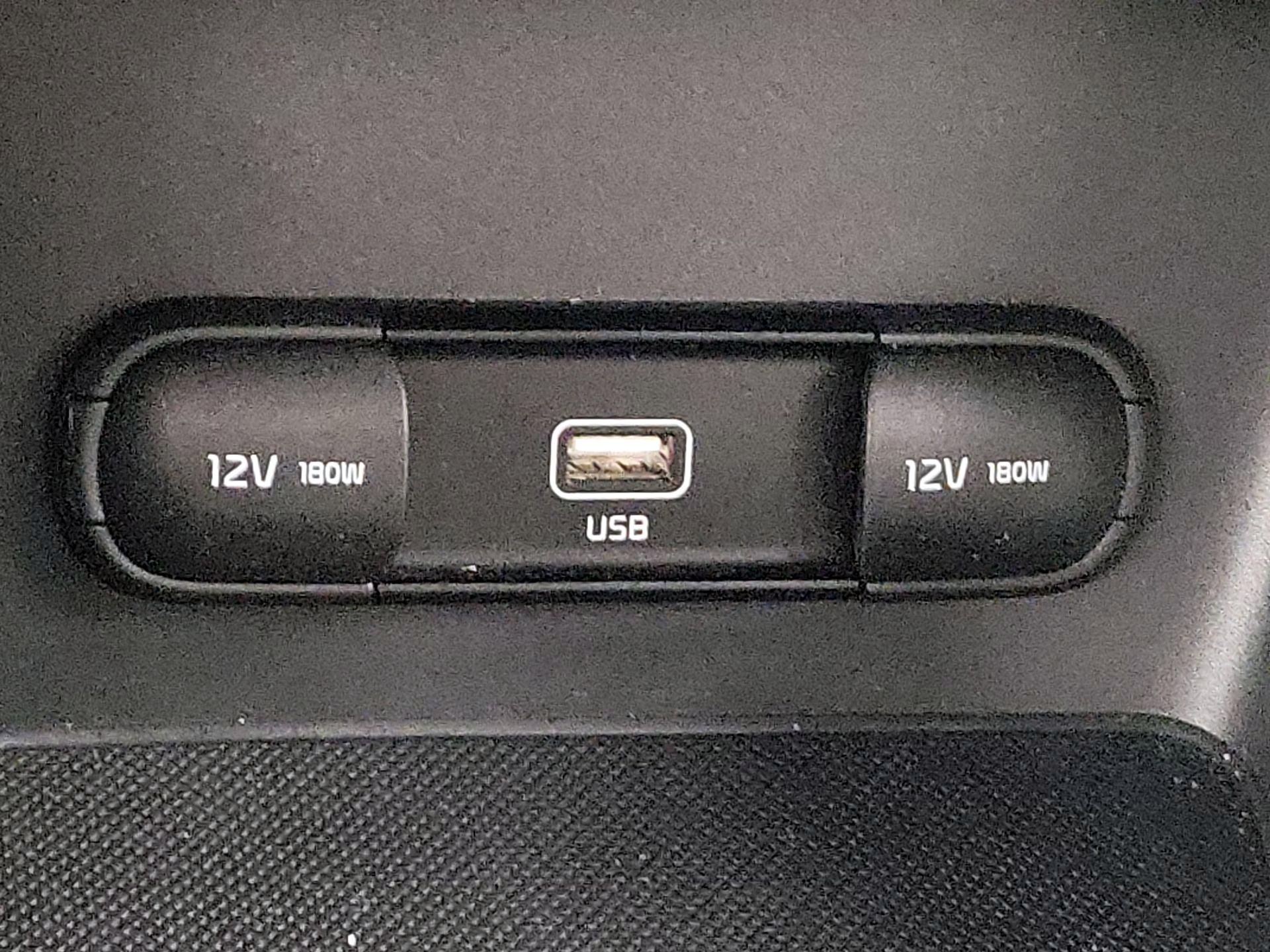 Thumbnail: 2022 Kia Sportage - 18