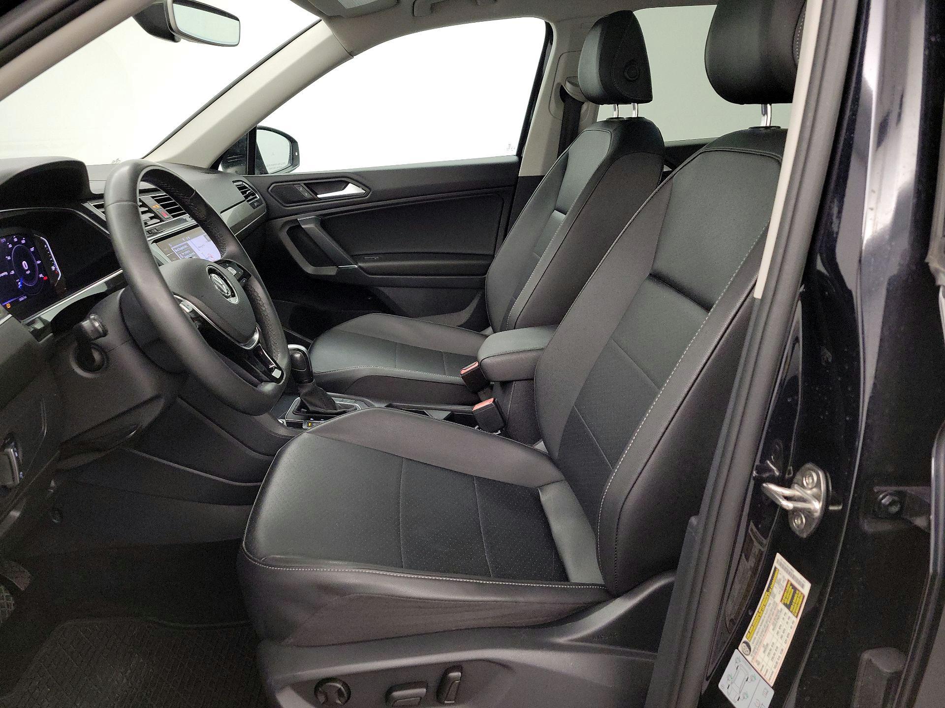Thumbnail: 2020 Volkswagen Tiguan - 11