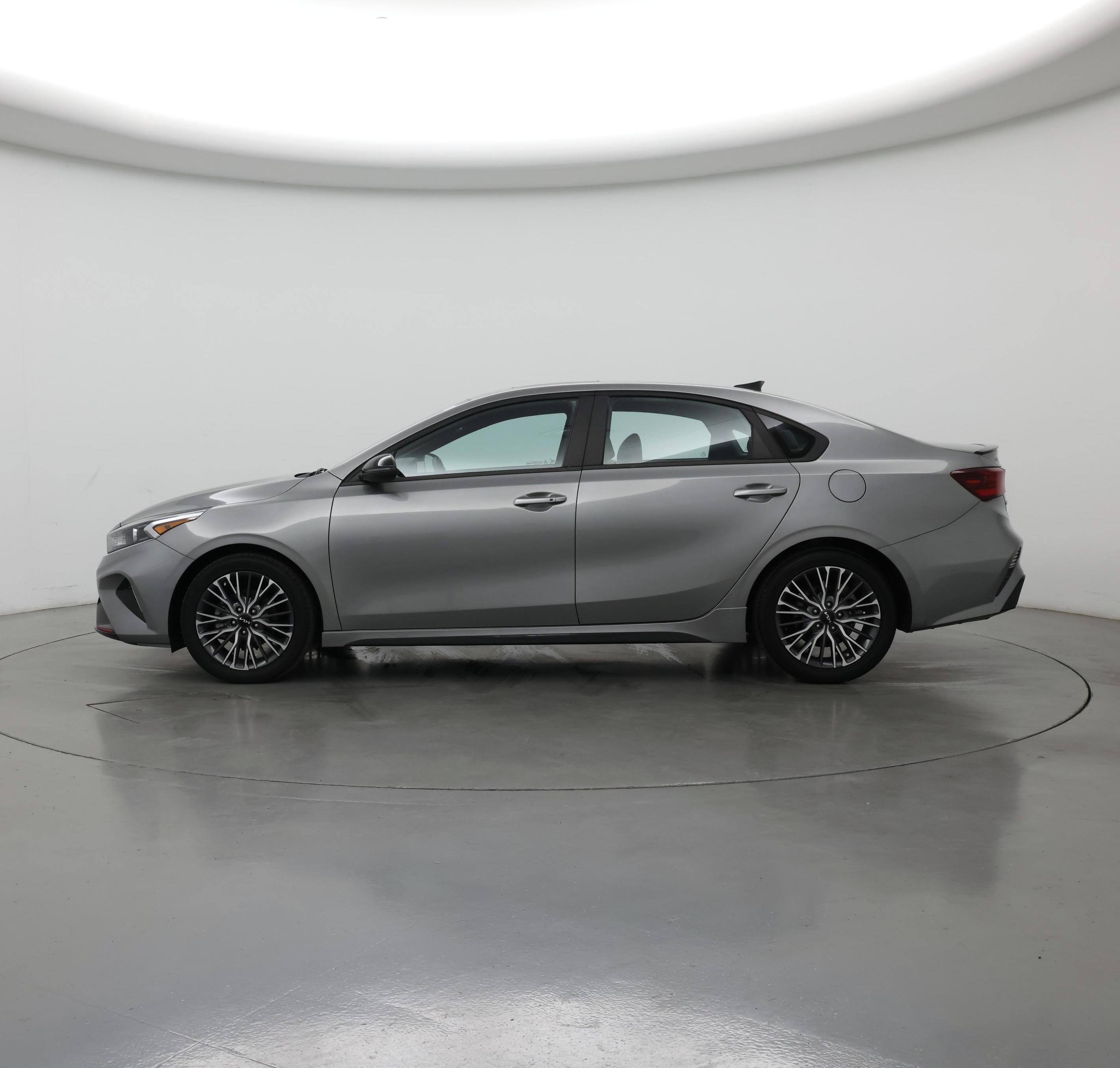 Thumbnail: 2022 Kia Forte - 3