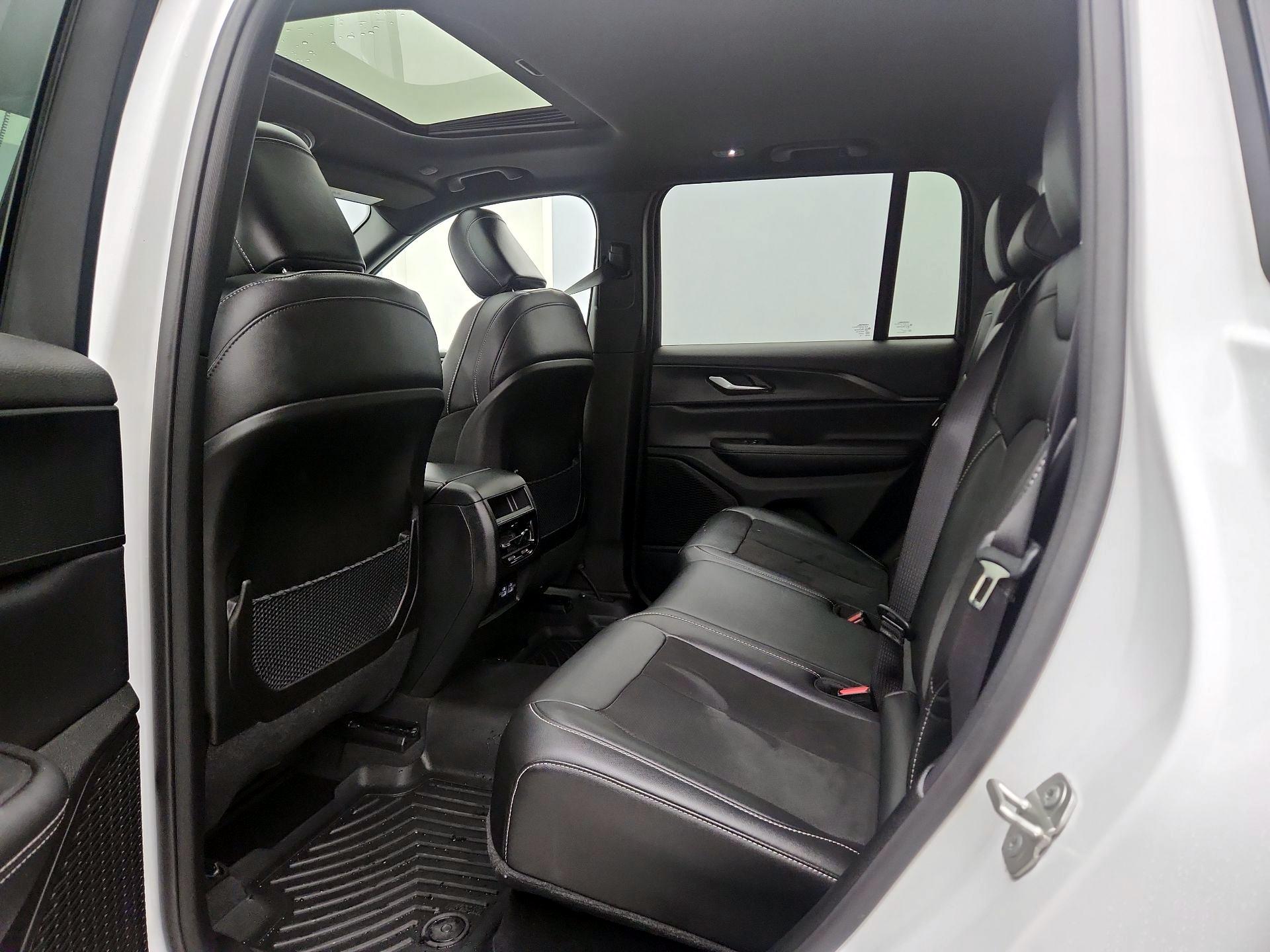 Thumbnail: 2024 Jeep Grand Cherokee - 20