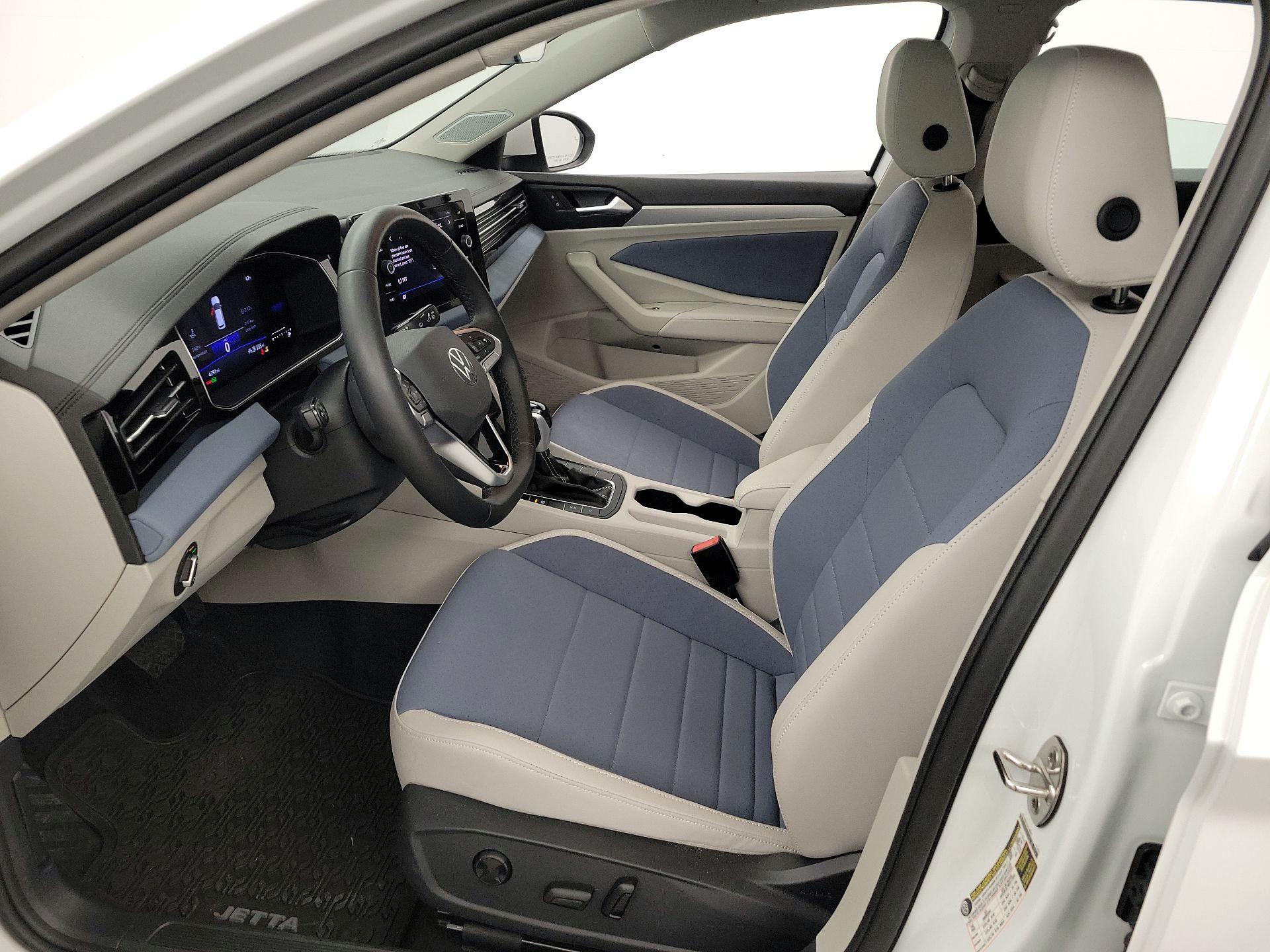 Thumbnail: 2025 Volkswagen Jetta - 11