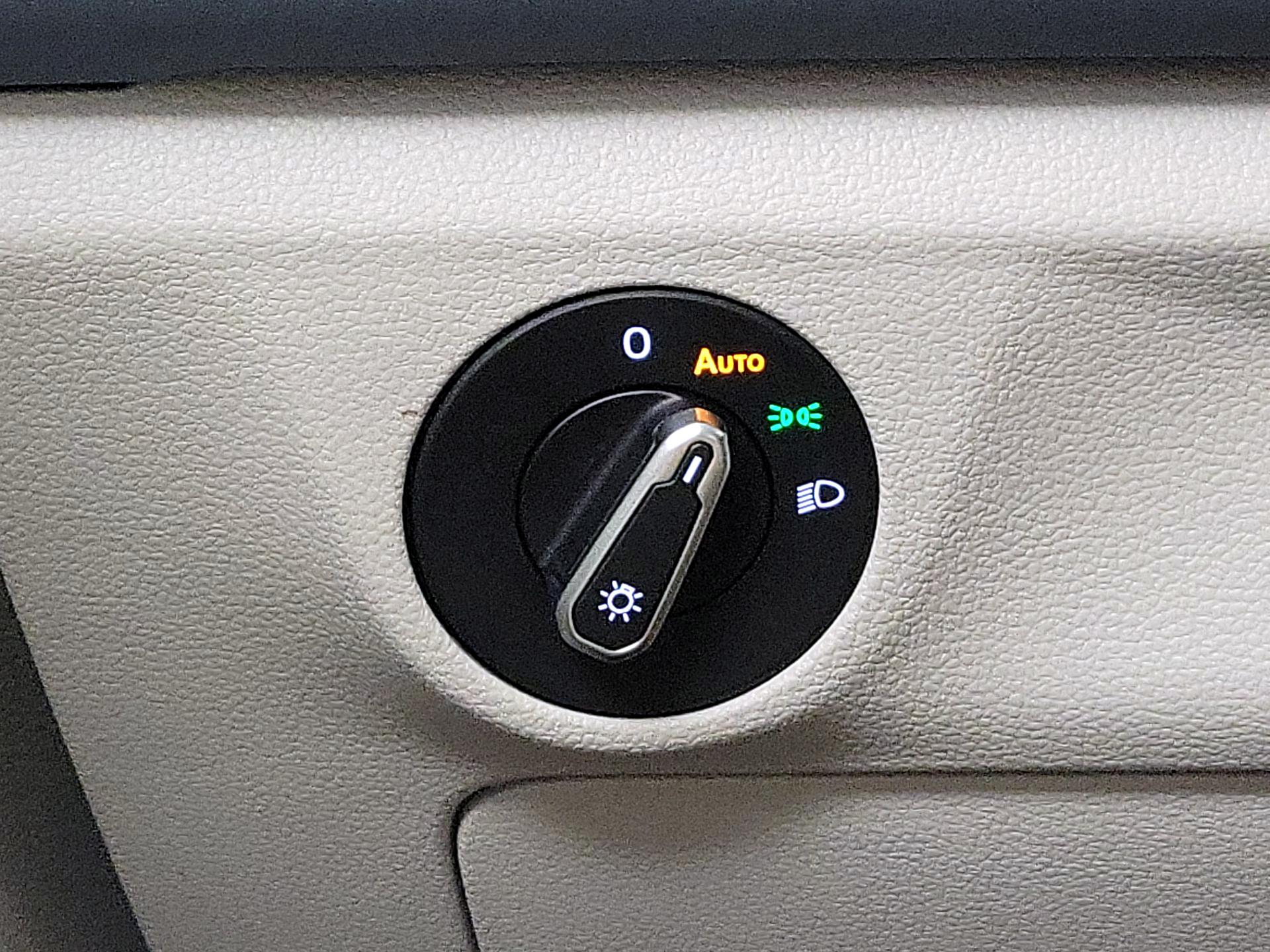 Thumbnail: 2025 Volkswagen Jetta - 13