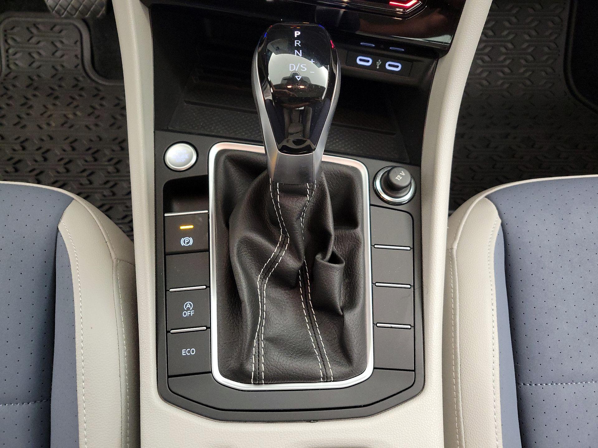 Thumbnail: 2025 Volkswagen Jetta - 17