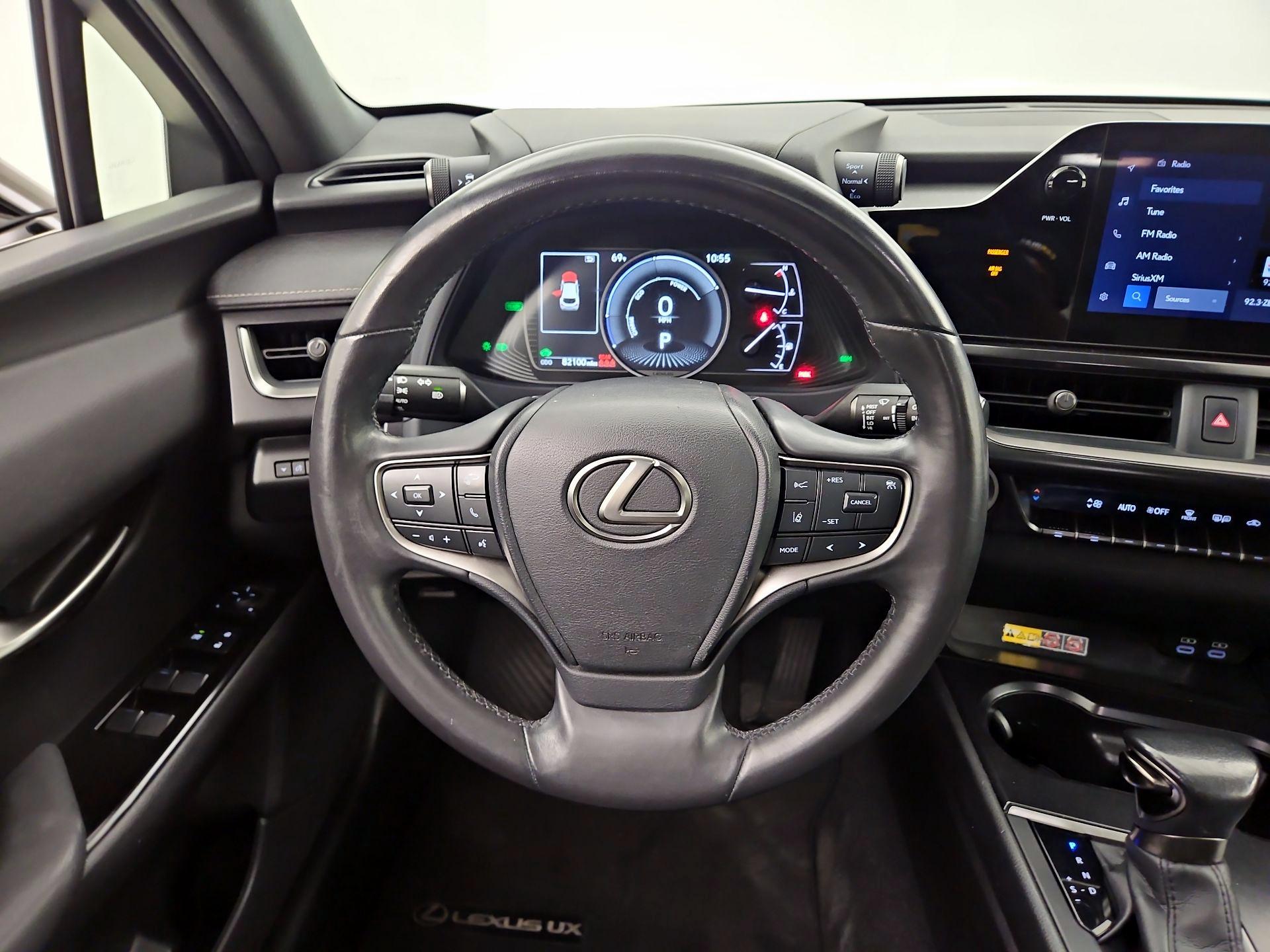 Thumbnail: 2023 Lexus UX - 10