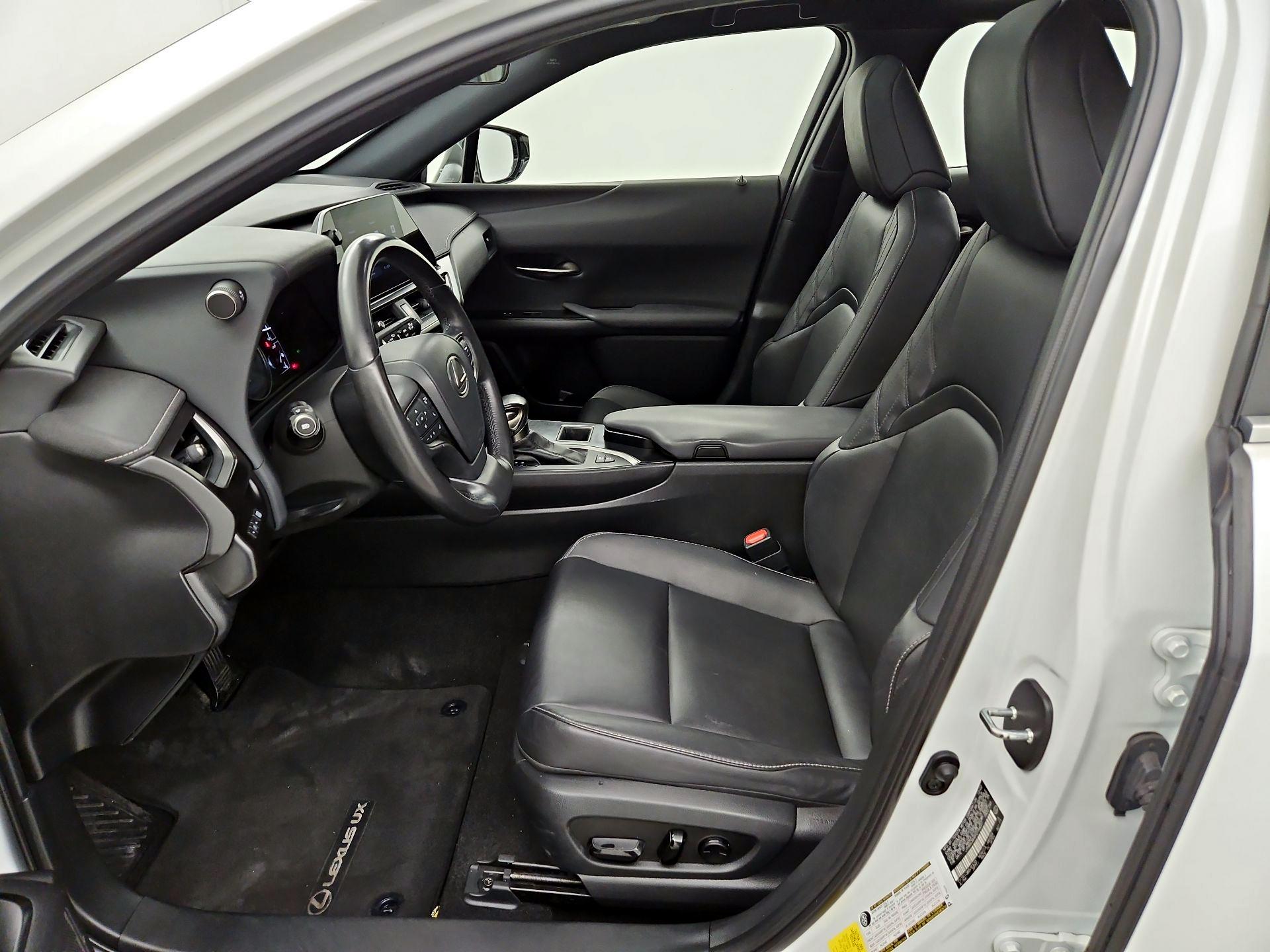 Thumbnail: 2023 Lexus UX - 11