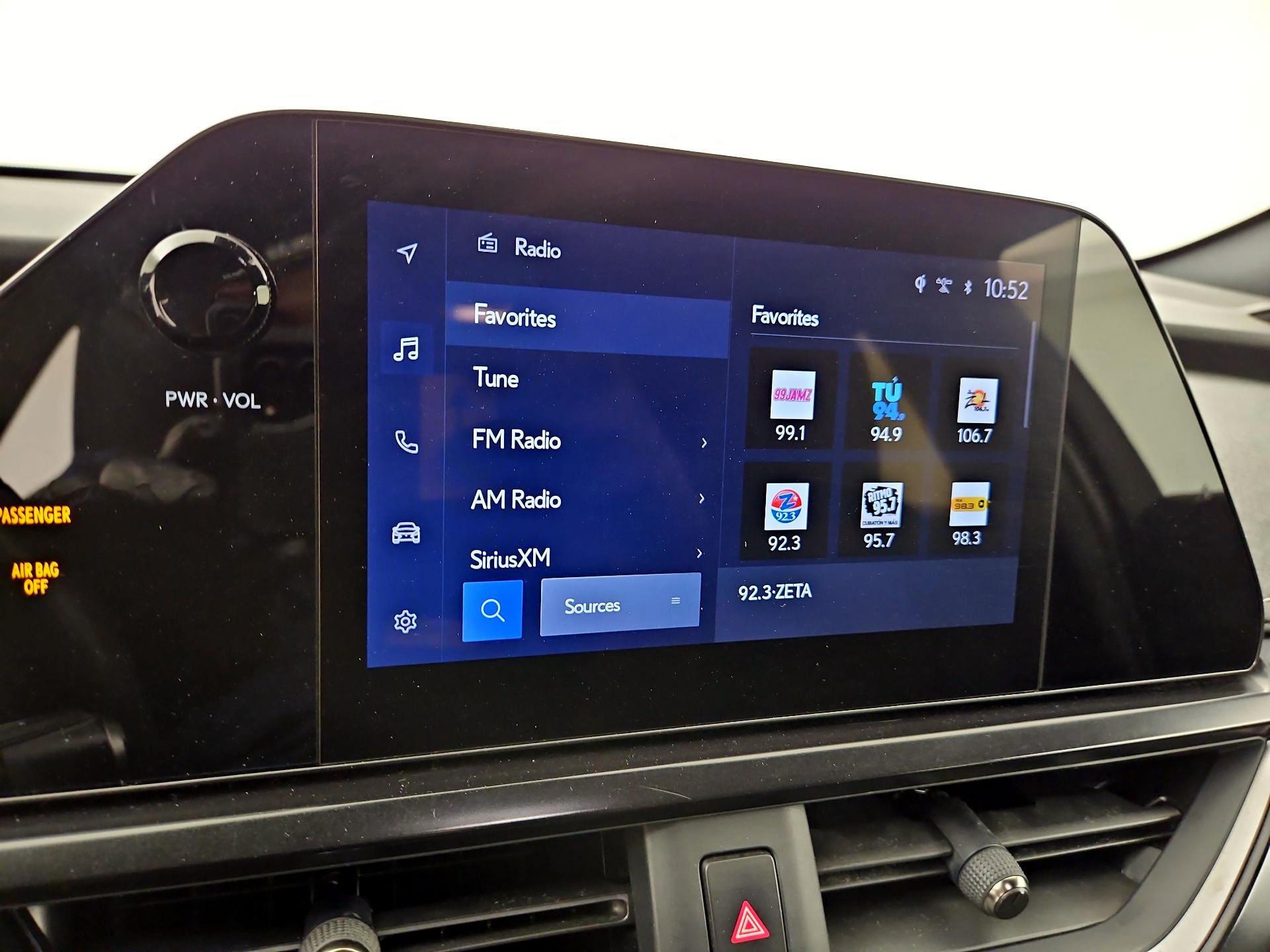 Thumbnail: 2023 Lexus UX - 14