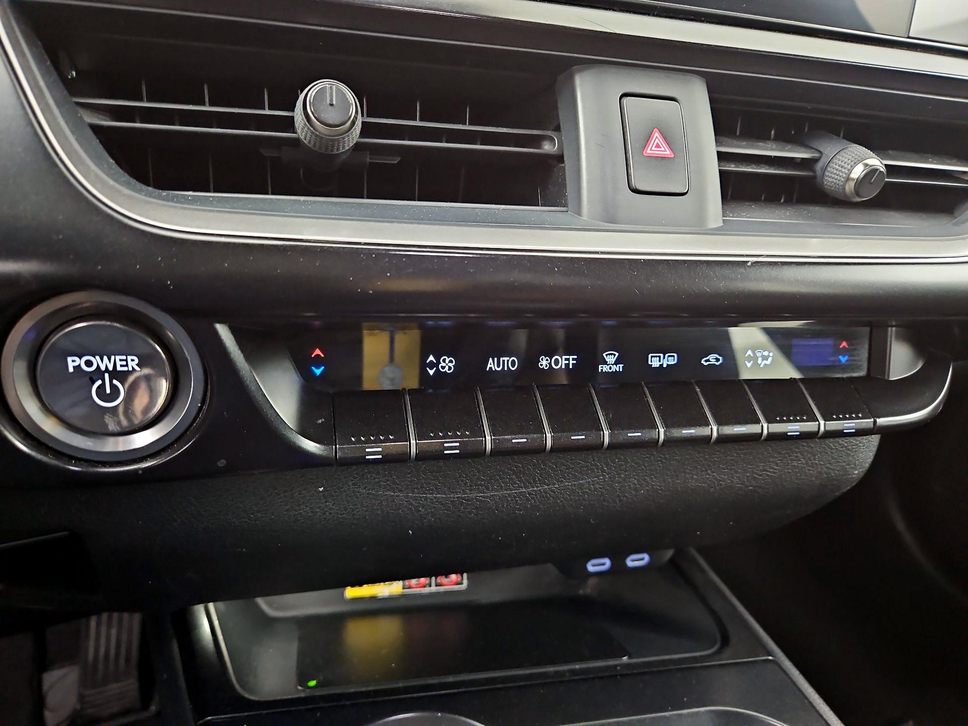 Thumbnail: 2023 Lexus UX - 15