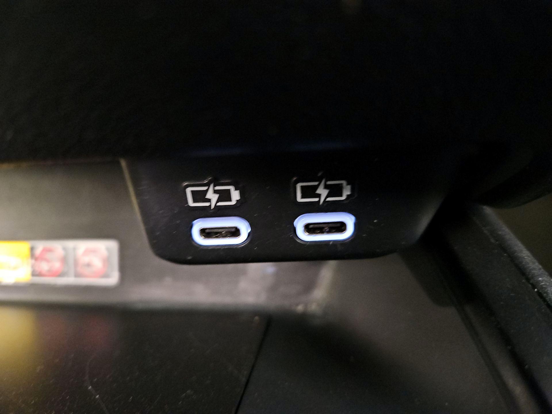 Thumbnail: 2023 Lexus UX - 17