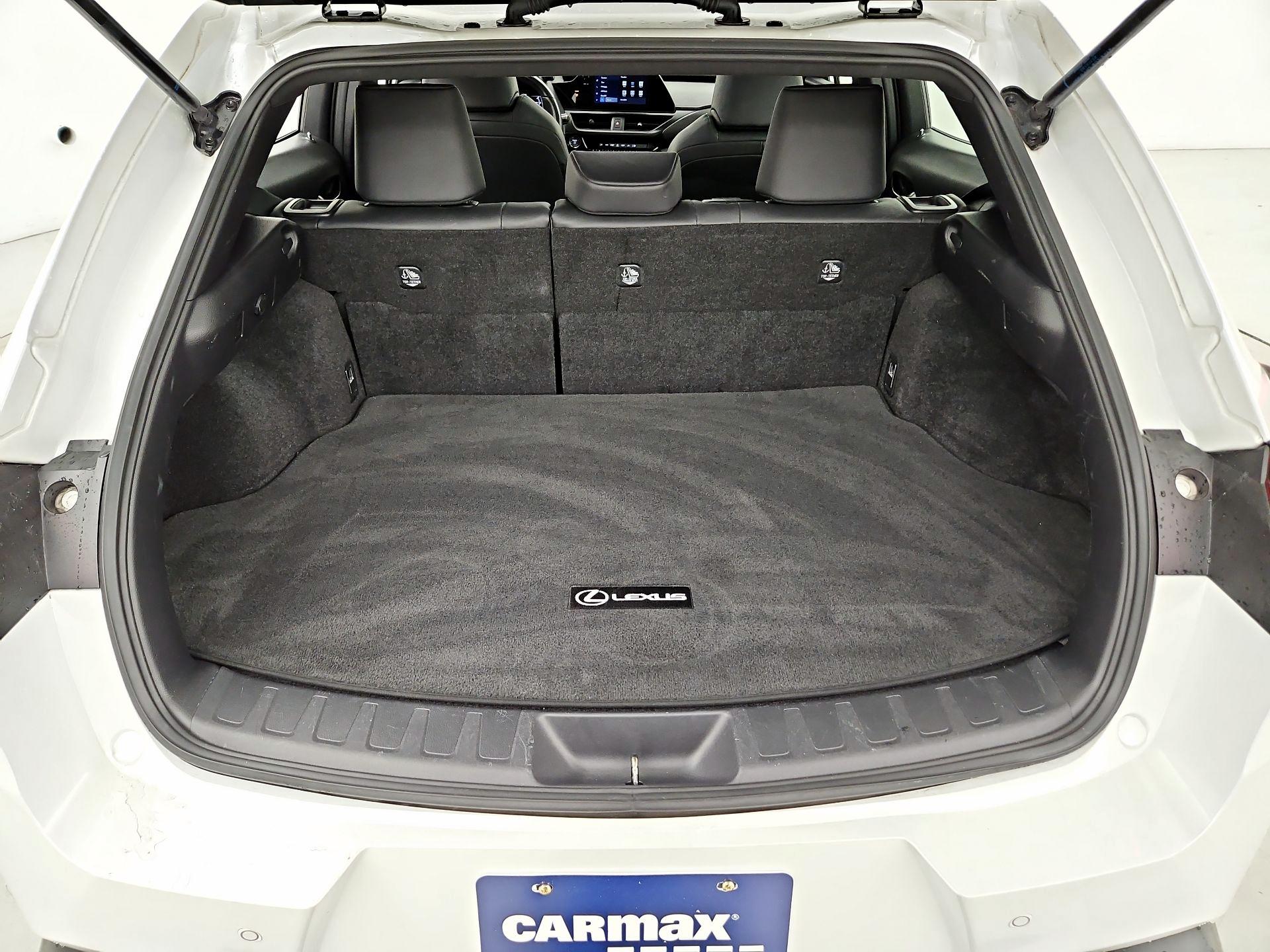 Thumbnail: 2023 Lexus UX - 20