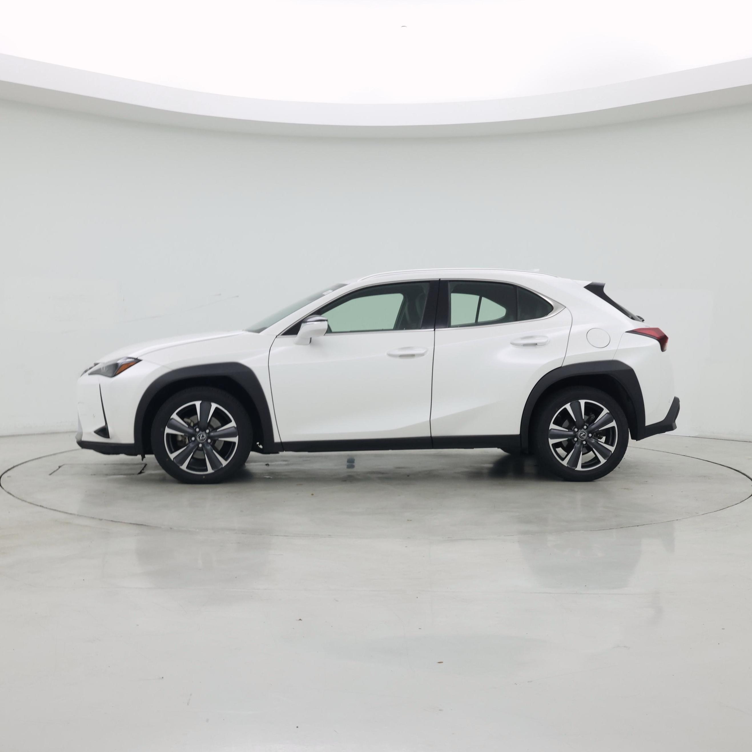 Thumbnail: 2023 Lexus UX - 3