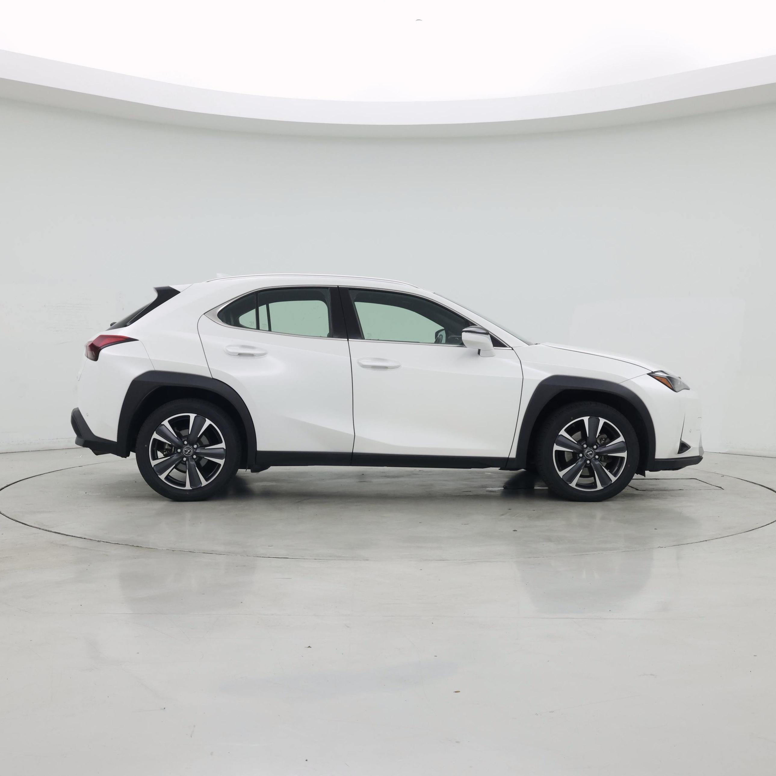 Thumbnail: 2023 Lexus UX - 7