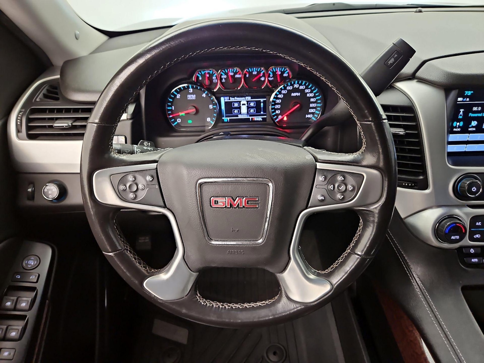 2018 GMC Yukon XL SLE - Photo 11