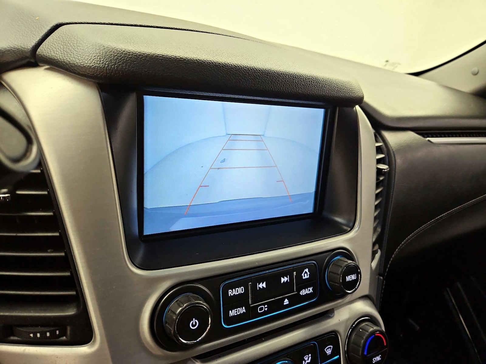2018 GMC Yukon XL SLE - Photo 16
