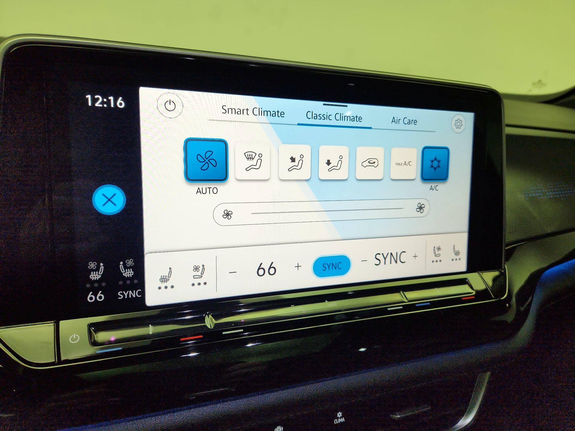 Thumbnail: 2025 Volkswagen Atlas - 17