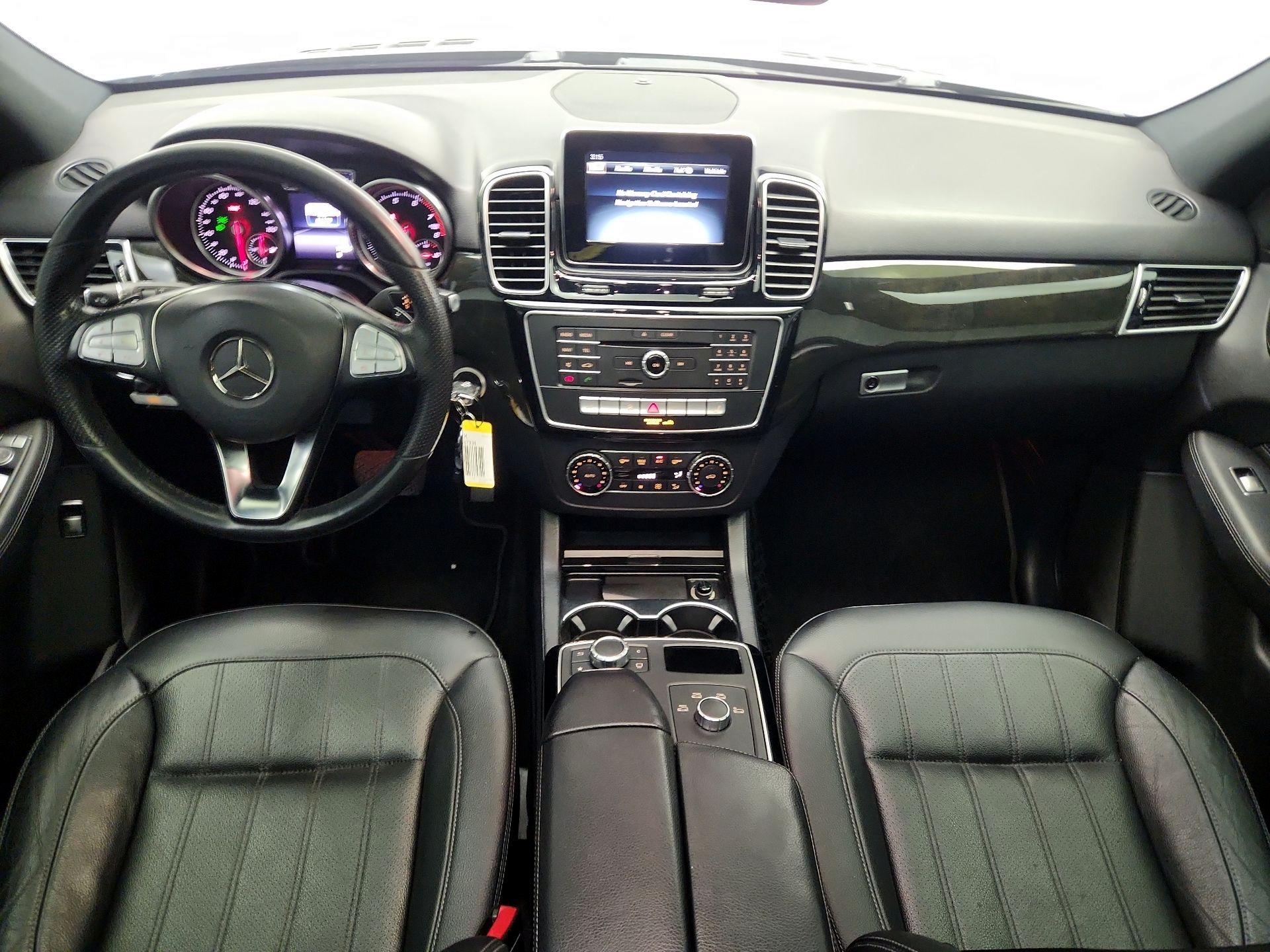 Thumbnail: 2016 Mercedes-Benz GLE - 9