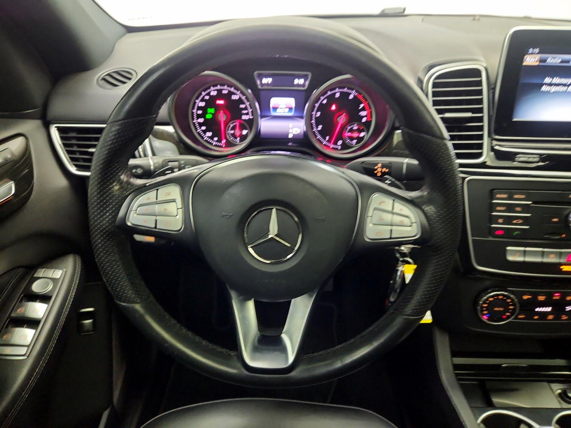 Thumbnail: 2016 Mercedes-Benz GLE - 10