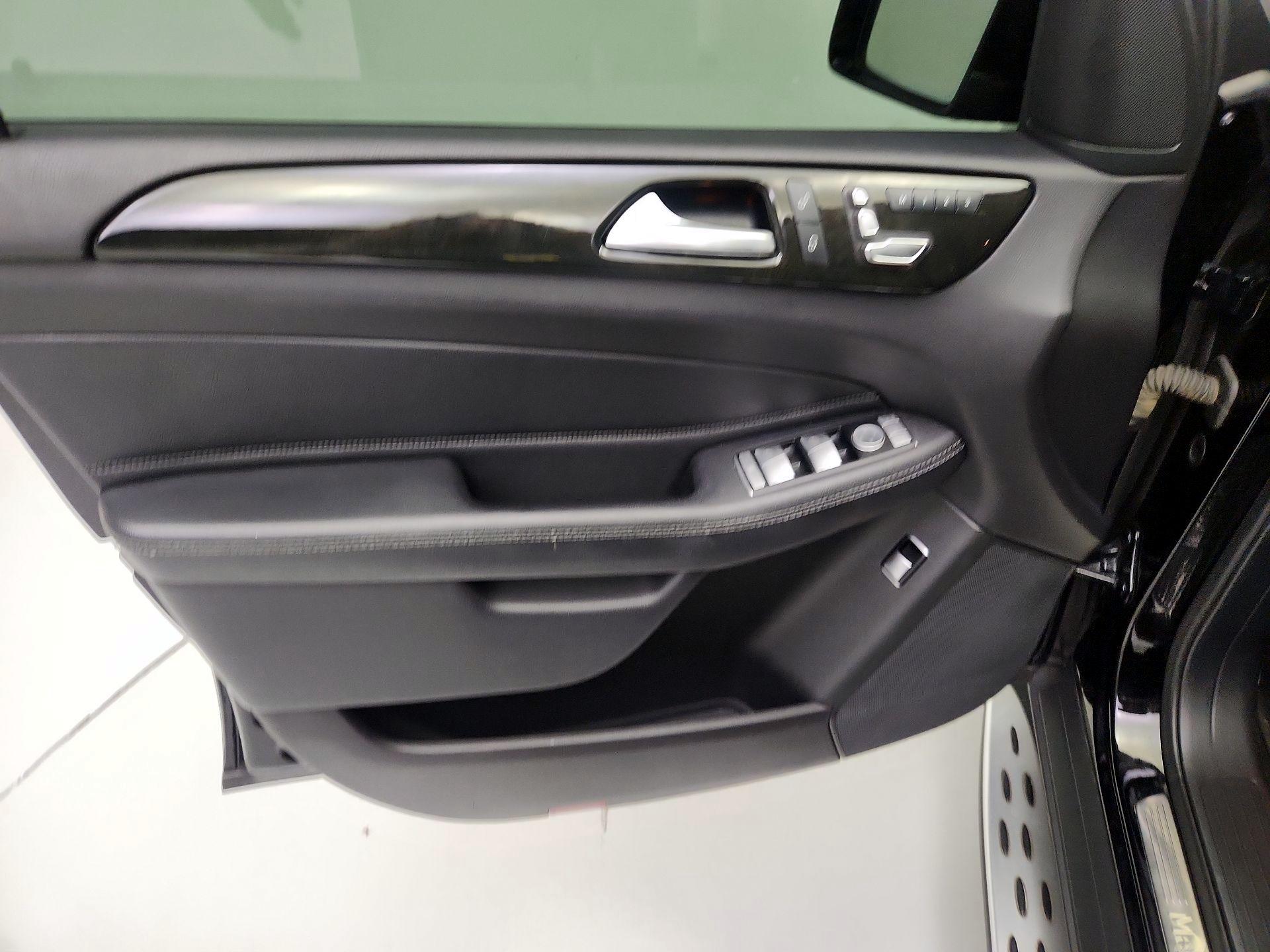 Thumbnail: 2016 Mercedes-Benz GLE - 12