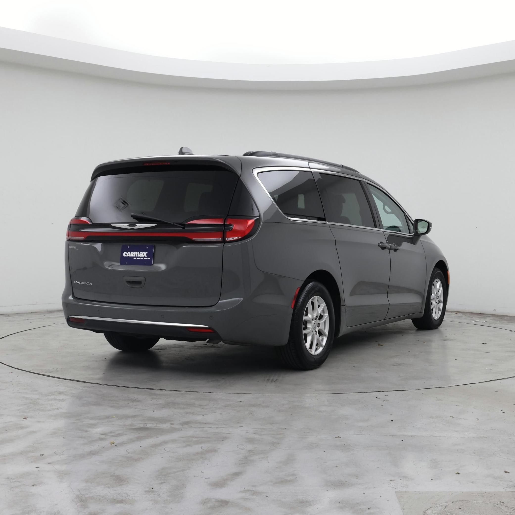 Thumbnail: 2022 Chrysler Pacifica - 8