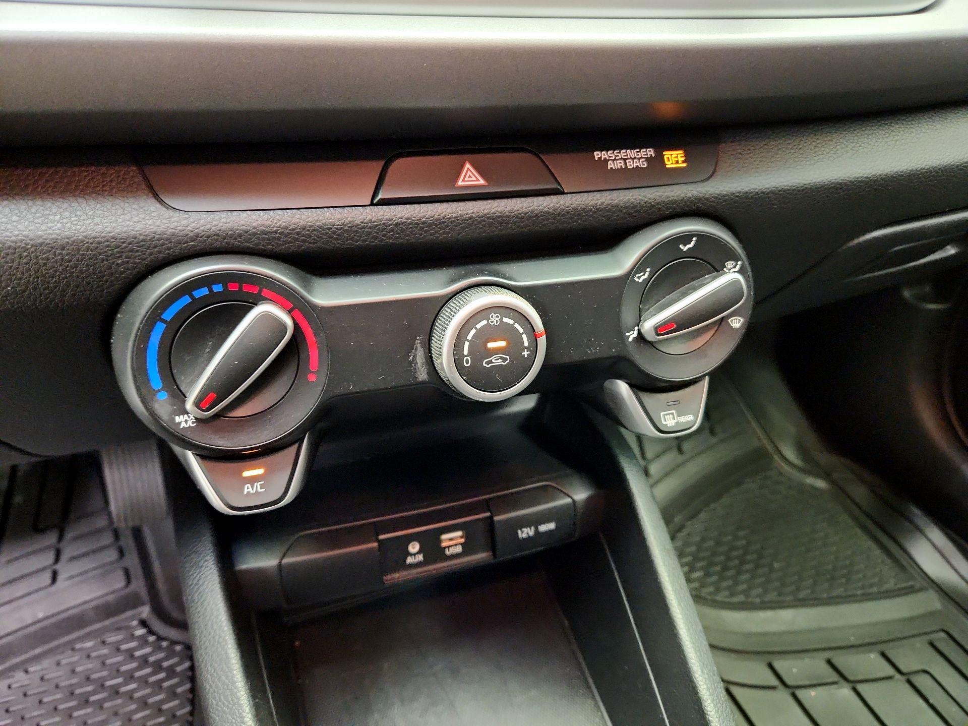 Thumbnail: 2018 Kia Rio - 16