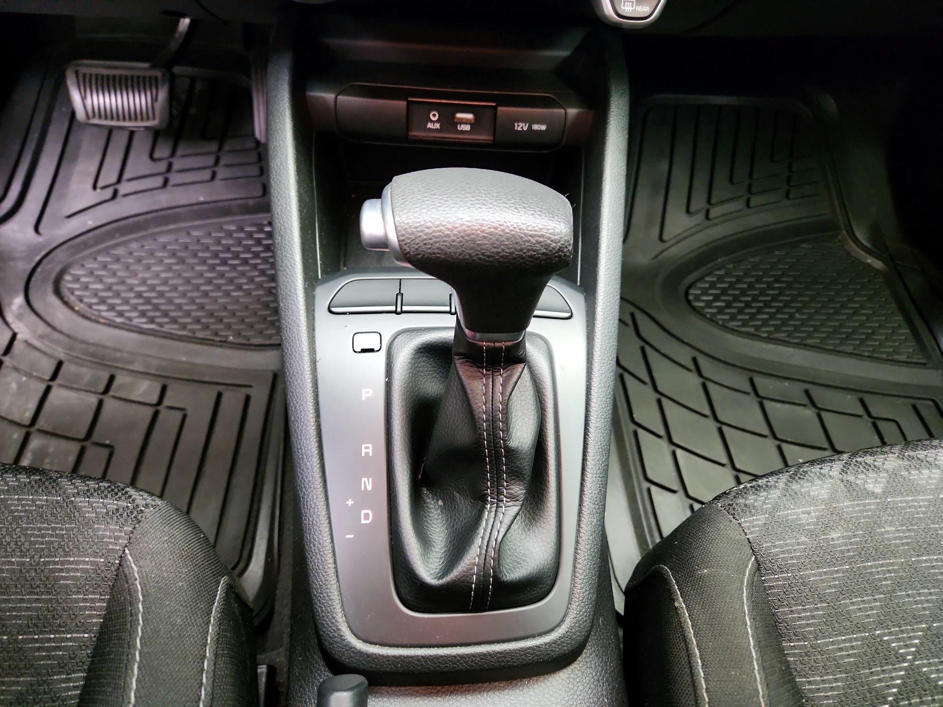 Thumbnail: 2018 Kia Rio - 17