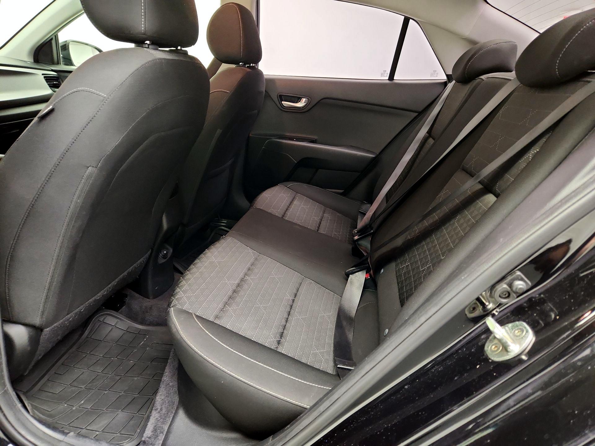 Thumbnail: 2018 Kia Rio - 19