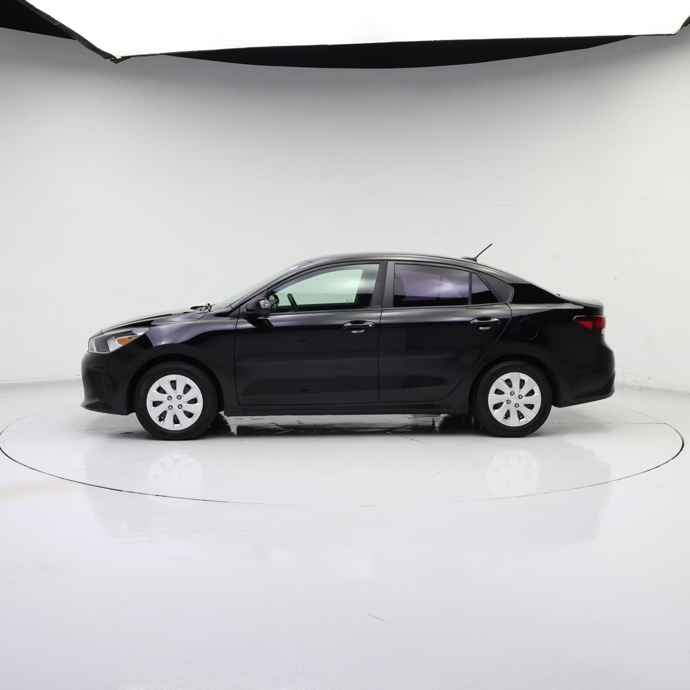 Thumbnail: 2018 Kia Rio - 3