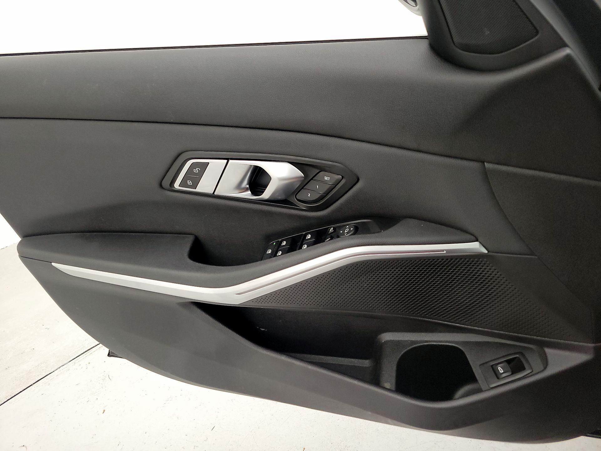 Thumbnail: 2020 BMW 3 Series - 12