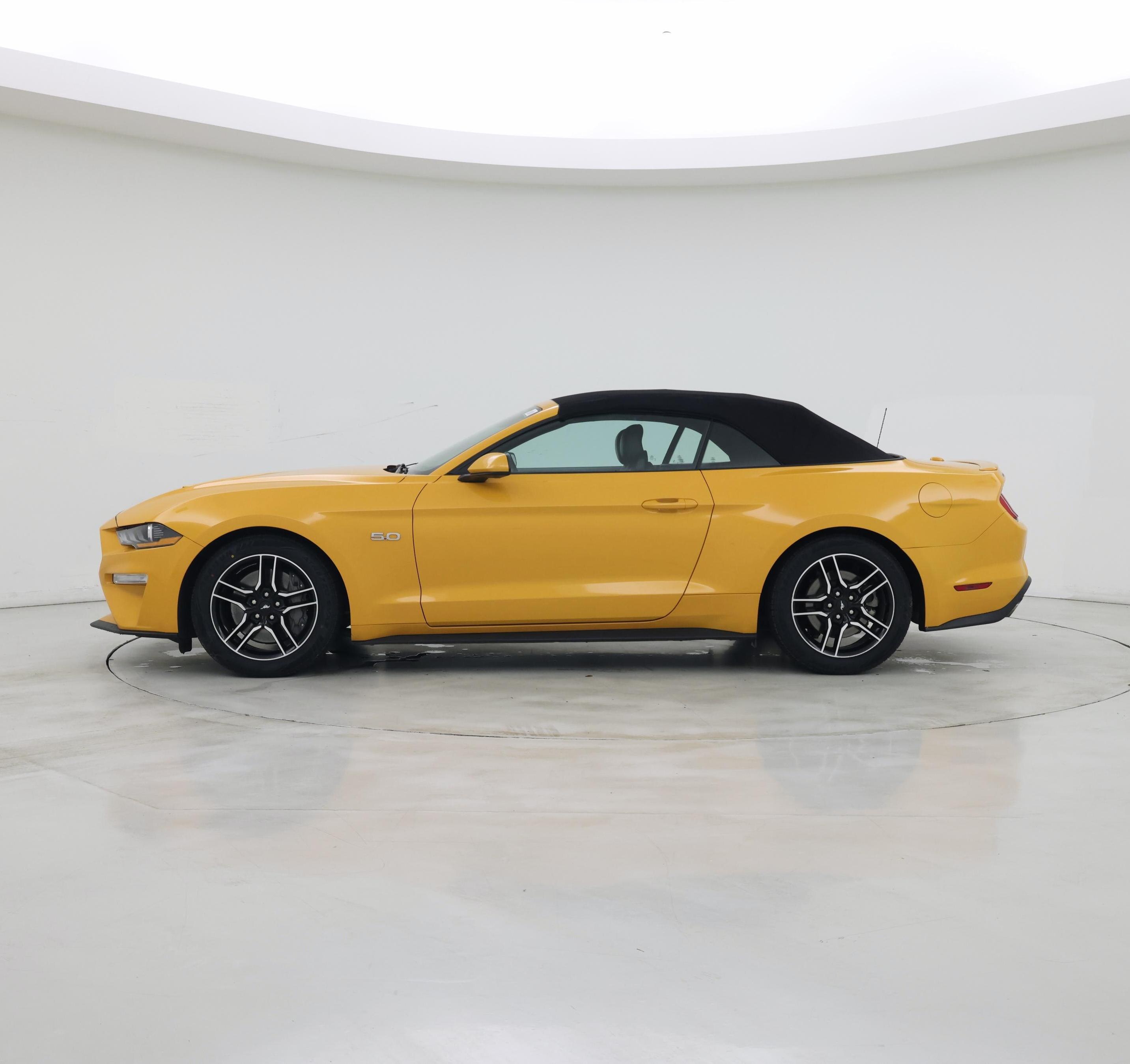 Thumbnail: 2022 Ford Mustang - 3