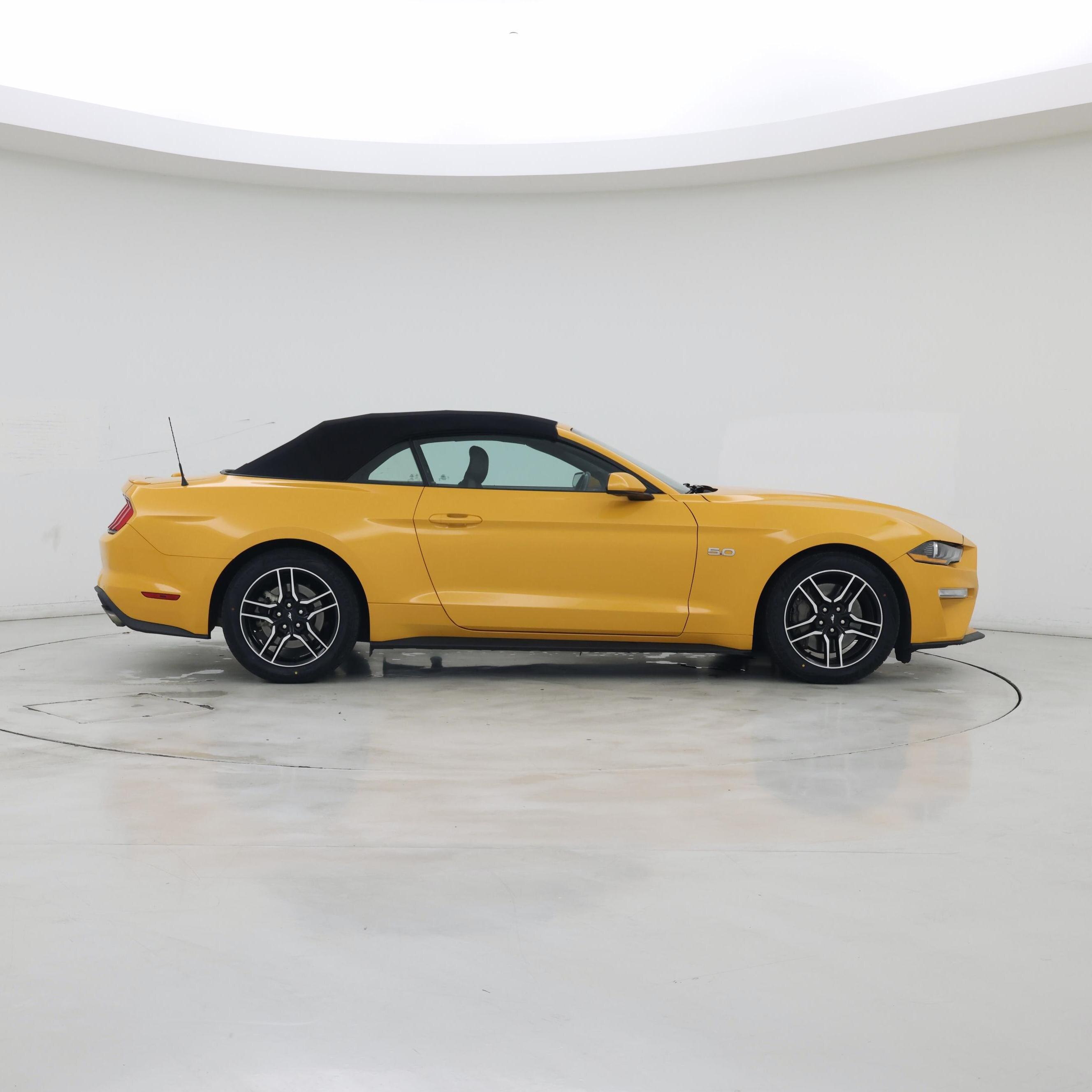 Thumbnail: 2022 Ford Mustang - 7