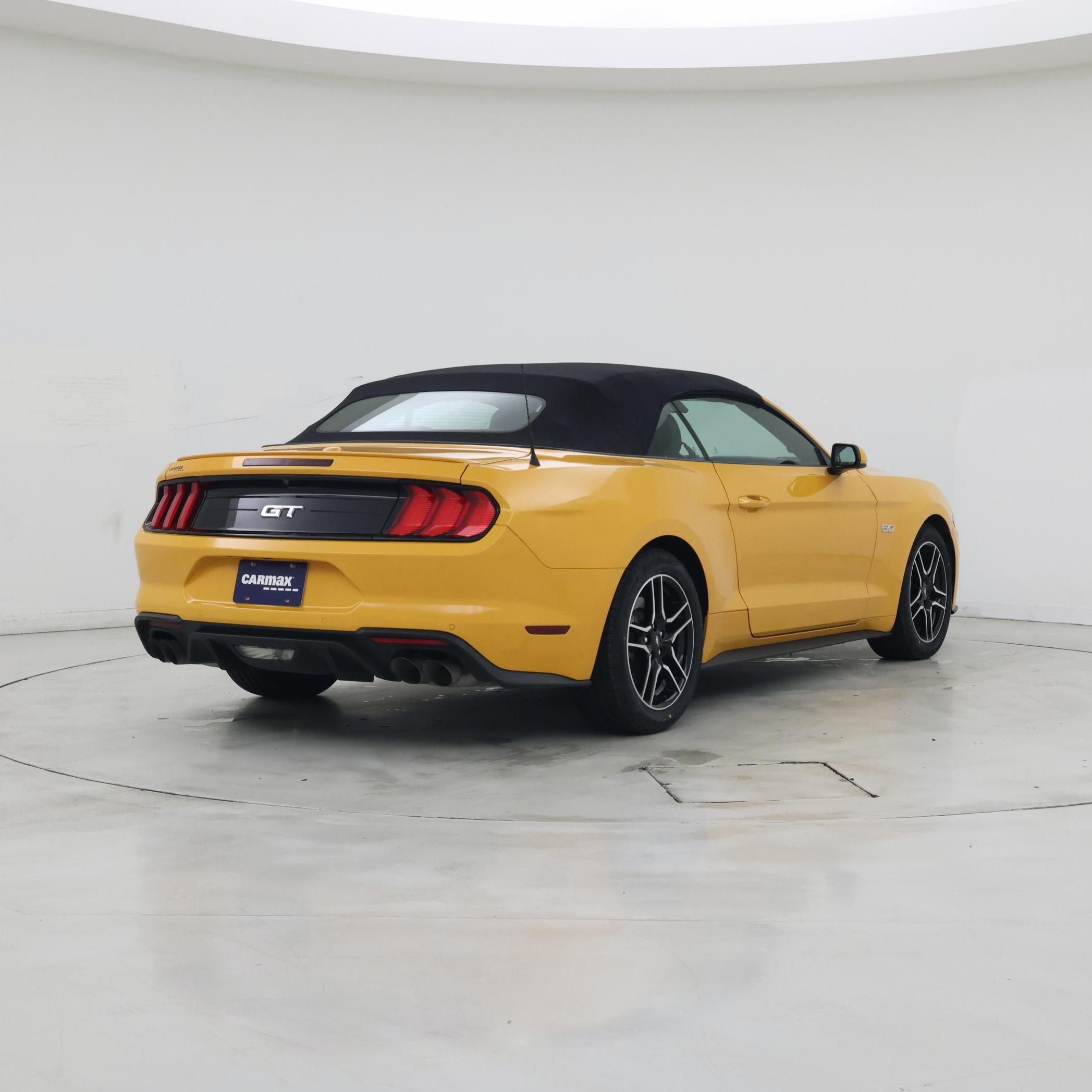Thumbnail: 2022 Ford Mustang - 8
