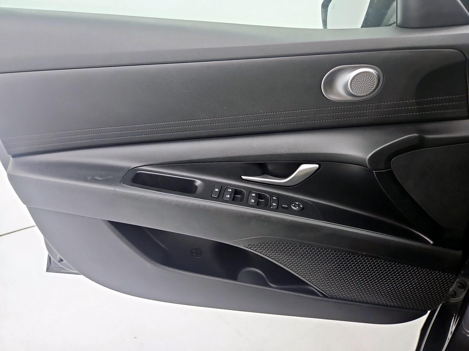 Thumbnail: 2021 Hyundai Elantra - 10