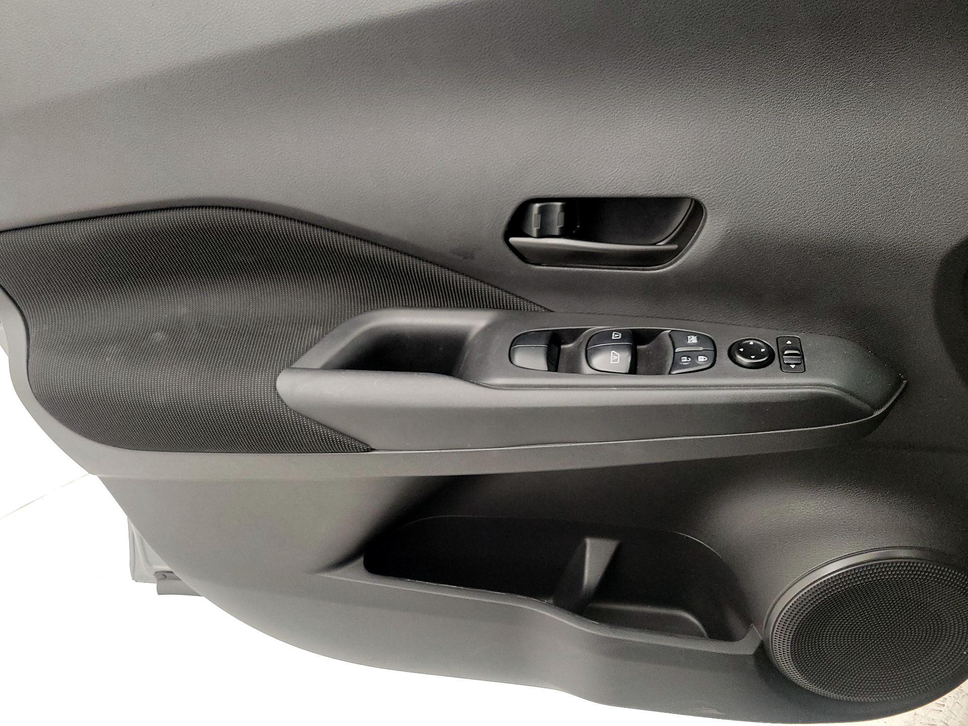 Thumbnail: 2023 Nissan Kicks - 12