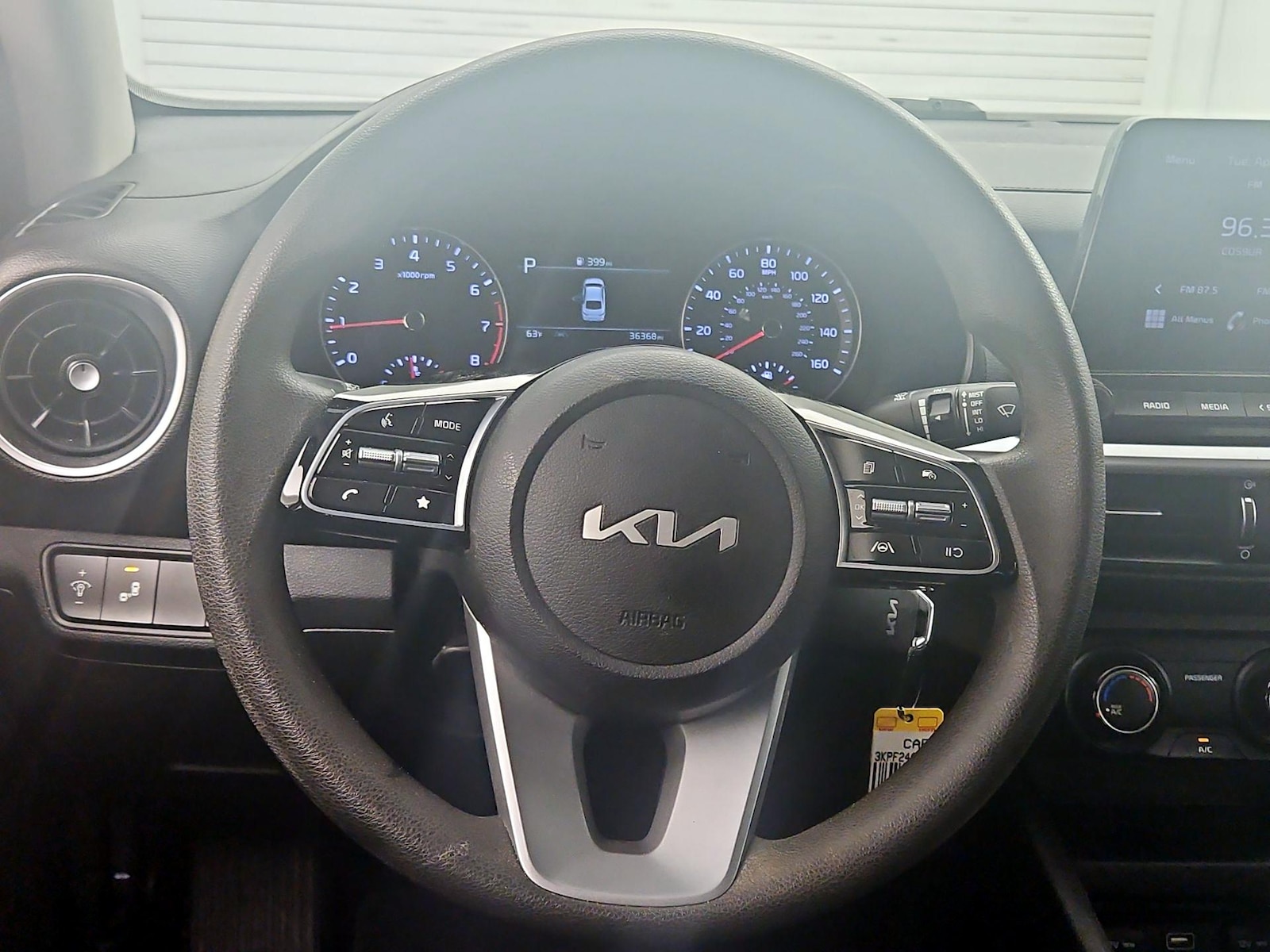 2023 Kia Forte LXS - Photo 11
