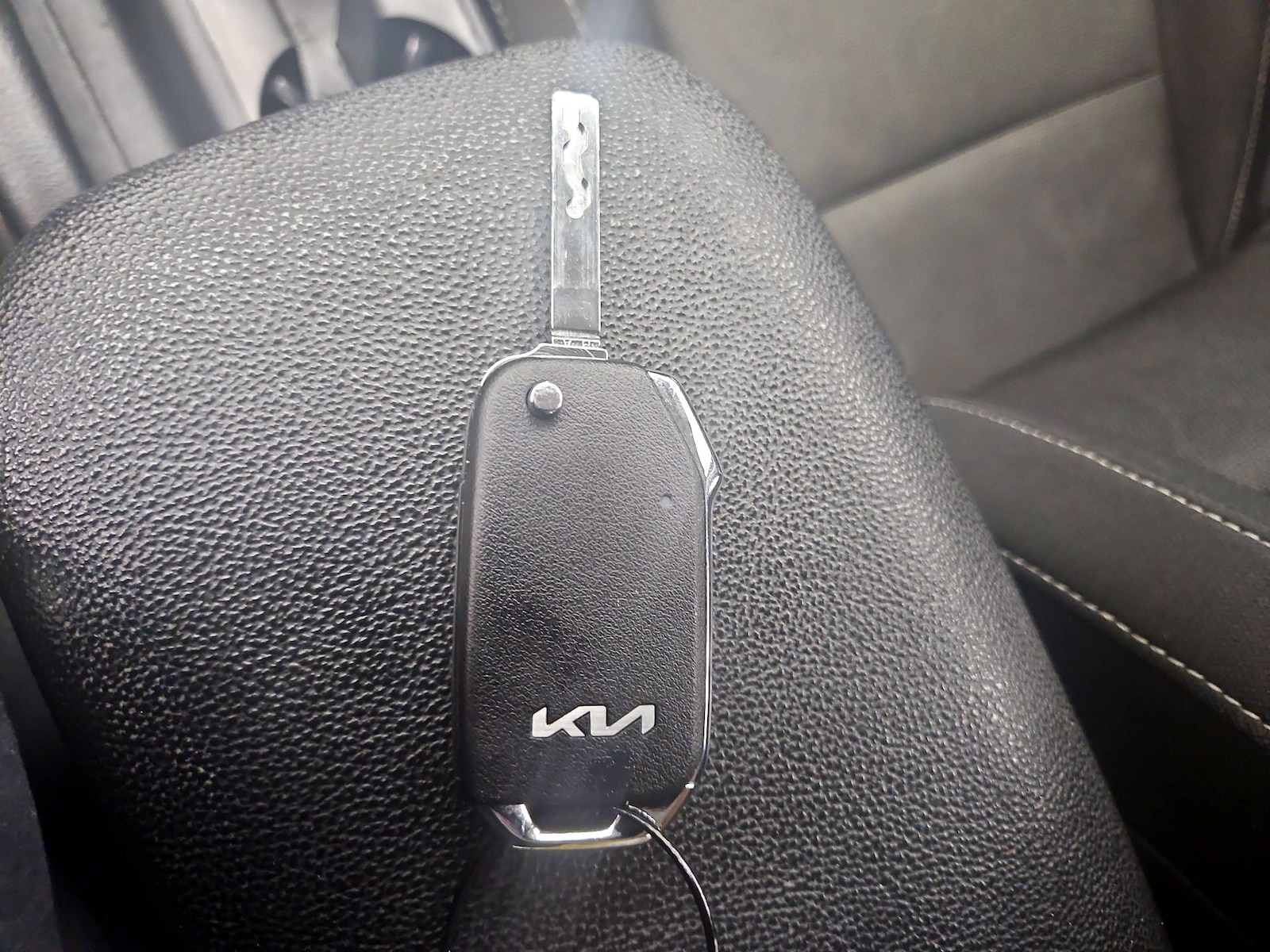 2023 Kia Forte LXS - Photo 23